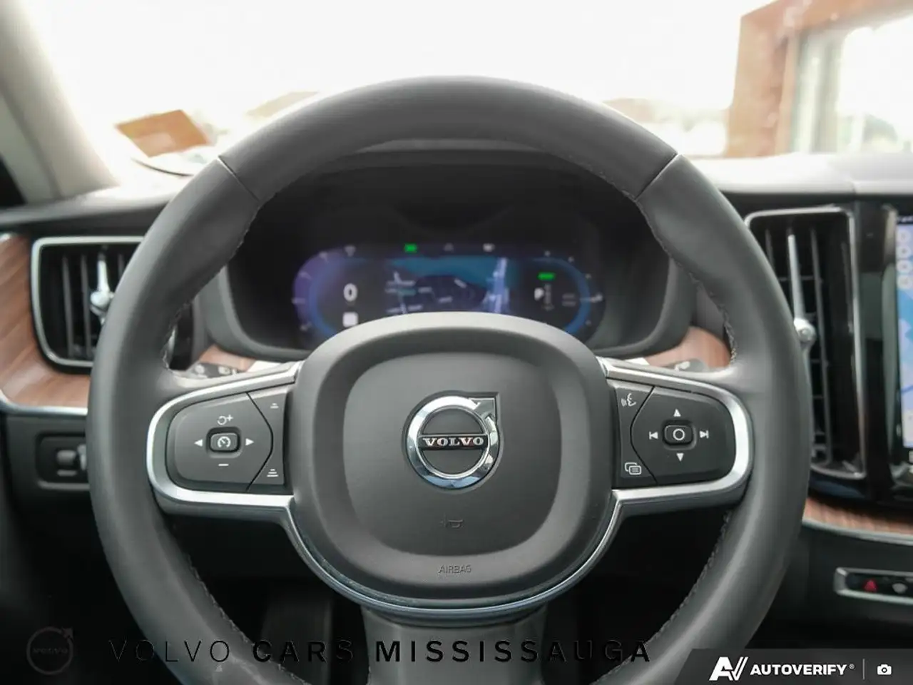 Volvo XC60 снимка Volvo XC60