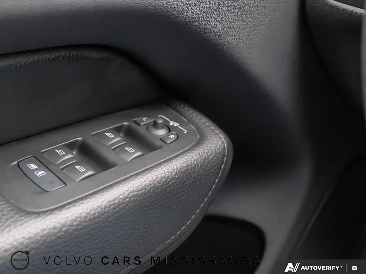 Volvo XC60 снимка Volvo XC60