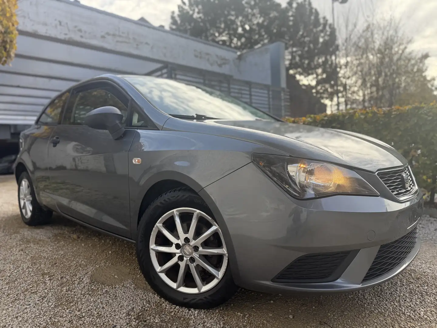 SEAT Ibiza SC 1.2i Reference Gris - 1