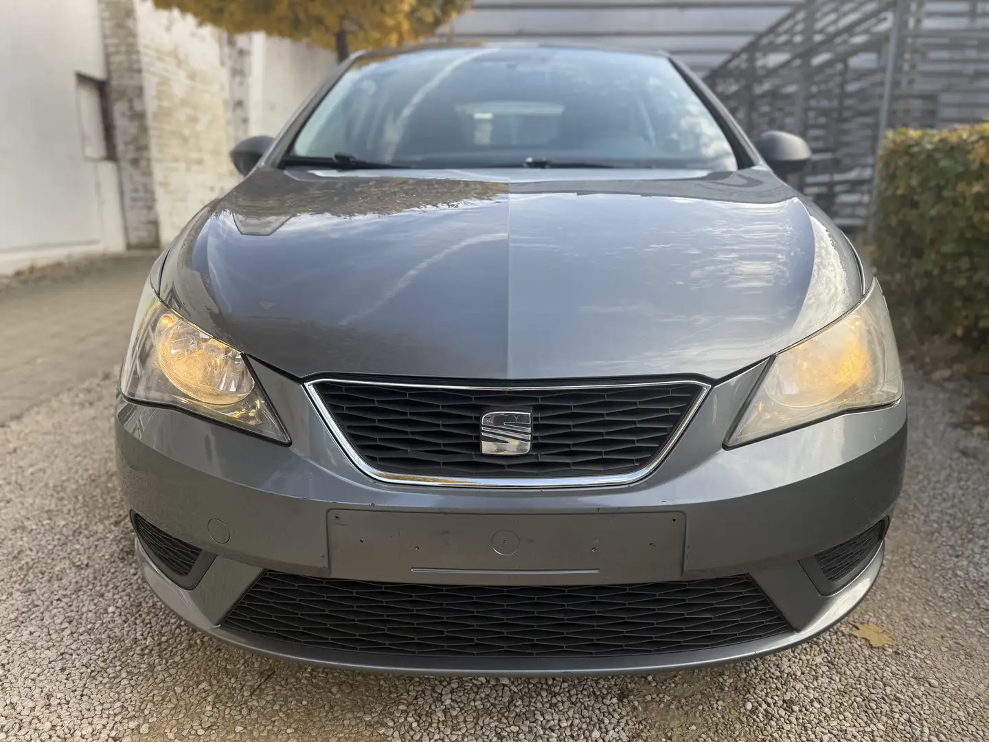 SEAT Ibiza SC 1.2i Reference Gris - 2