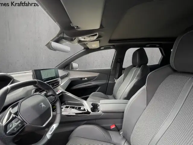 Peugeot 3008 view 9