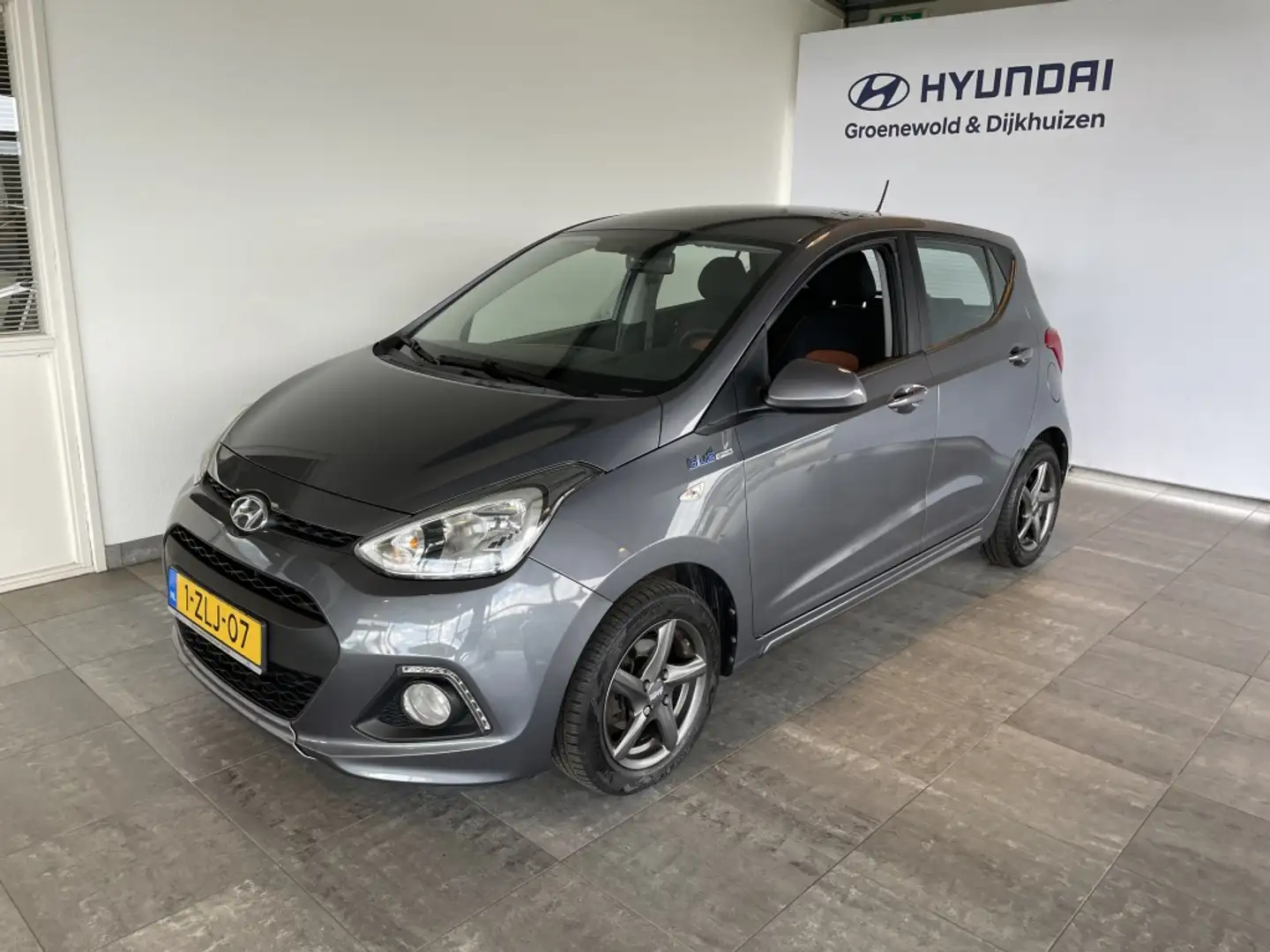 Hyundai i10 1.0i i-Motion Comf.+ Grau - 1