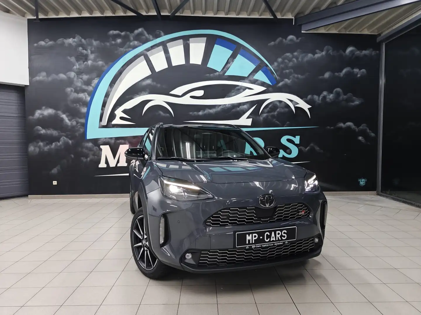 Toyota Yaris Cross Yaris Cross Hybrid 1.5 VVT-i GR Sport Grijs - 1