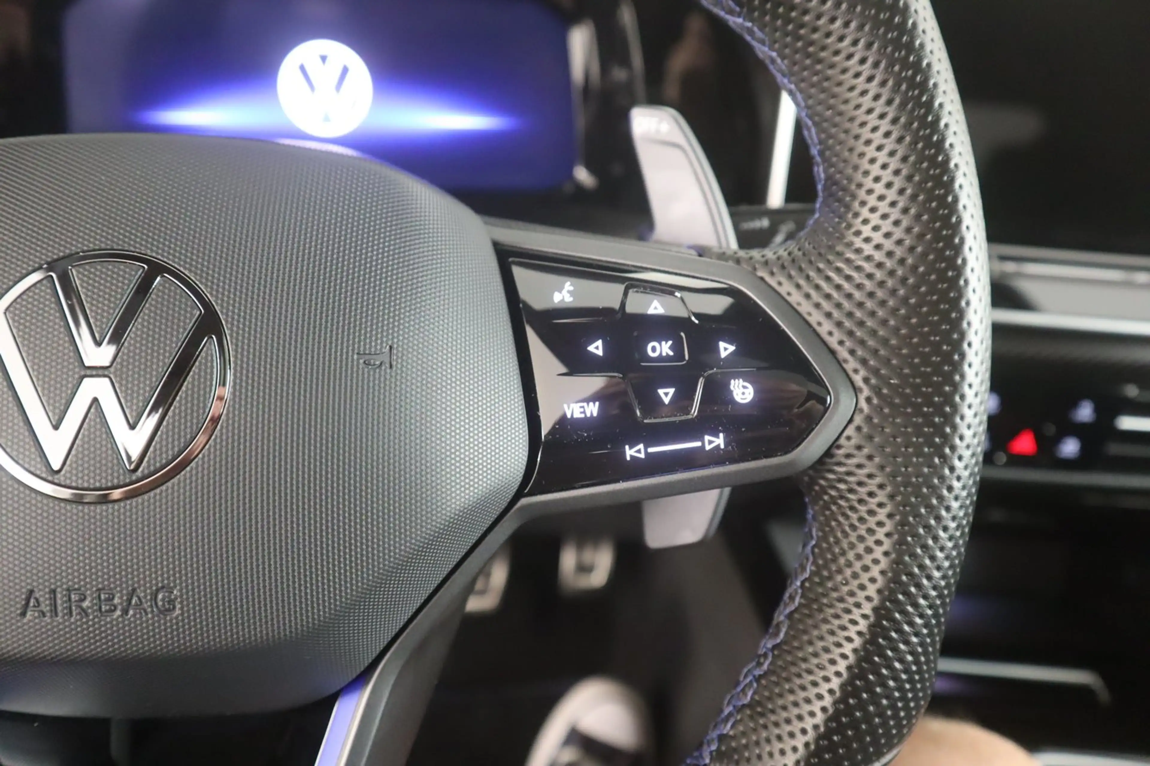 Volkswagen Golf R R Black Edition TSI 4MOTION DSG — photo 15