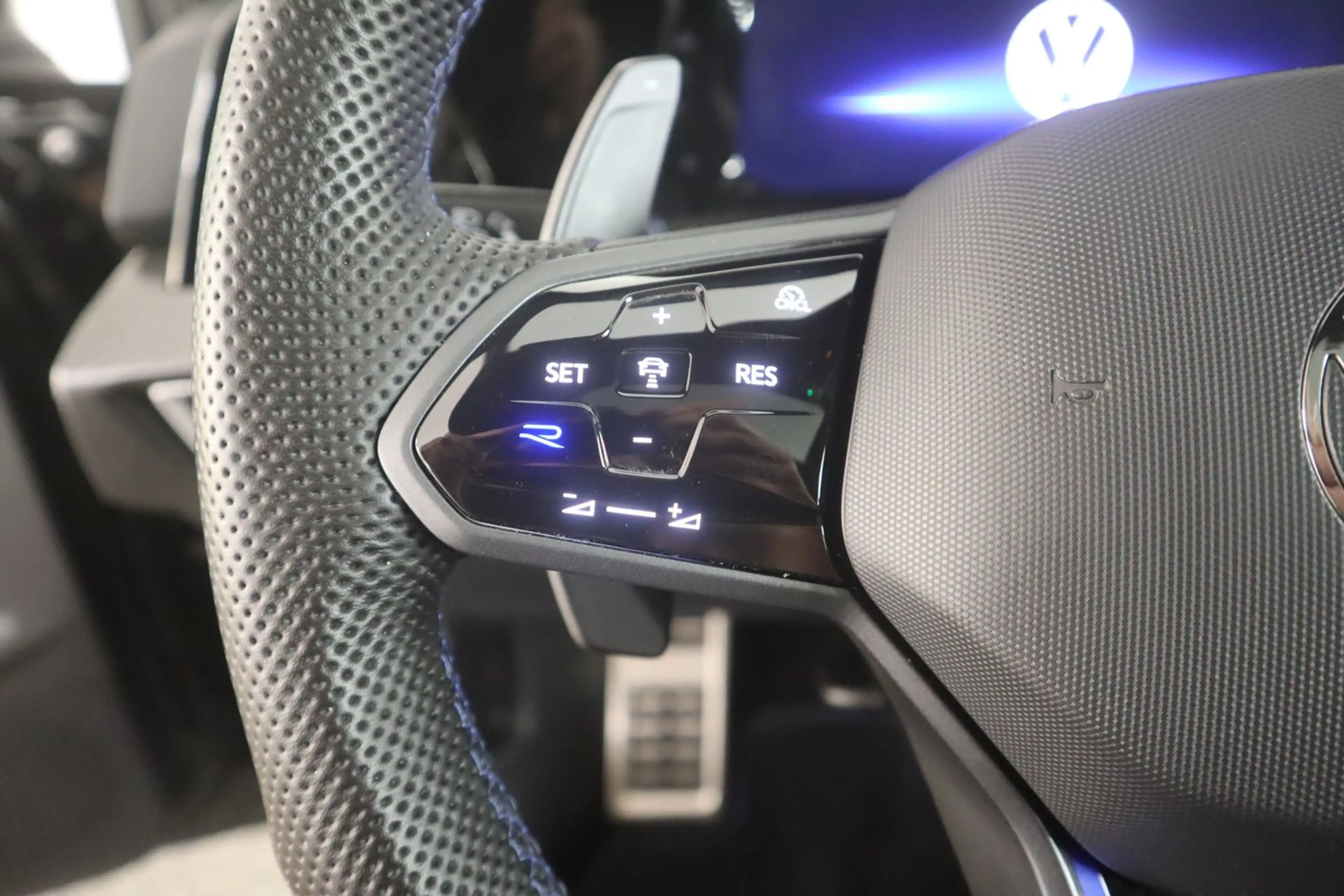 Volkswagen Golf R R Black Edition TSI 4MOTION DSG — photo 14