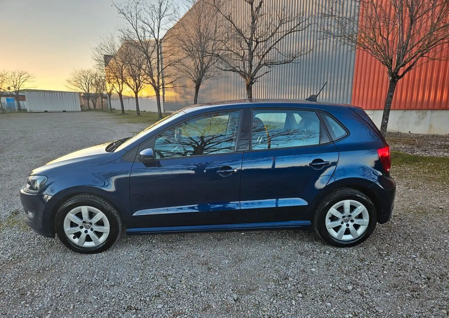 Volkswagen Polo 1.2 TDI 75ch. BLUEMOTION COMFORTLINE Très Bon Etat.. Bleu - 2