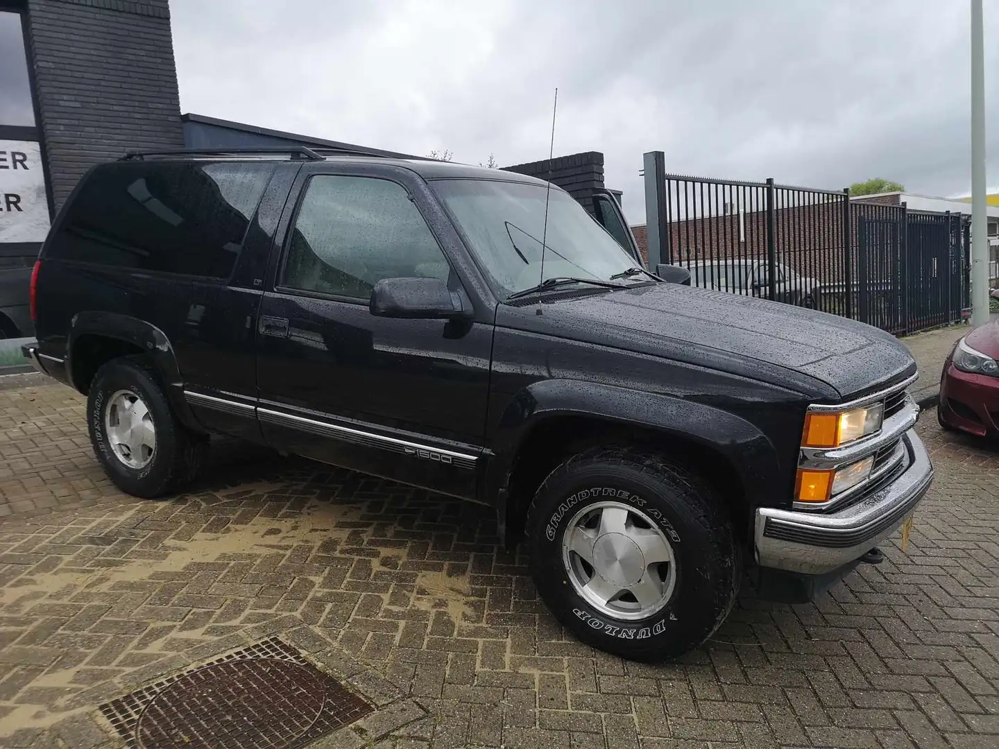 Chevrolet Tahoe Sport Zwart - 1