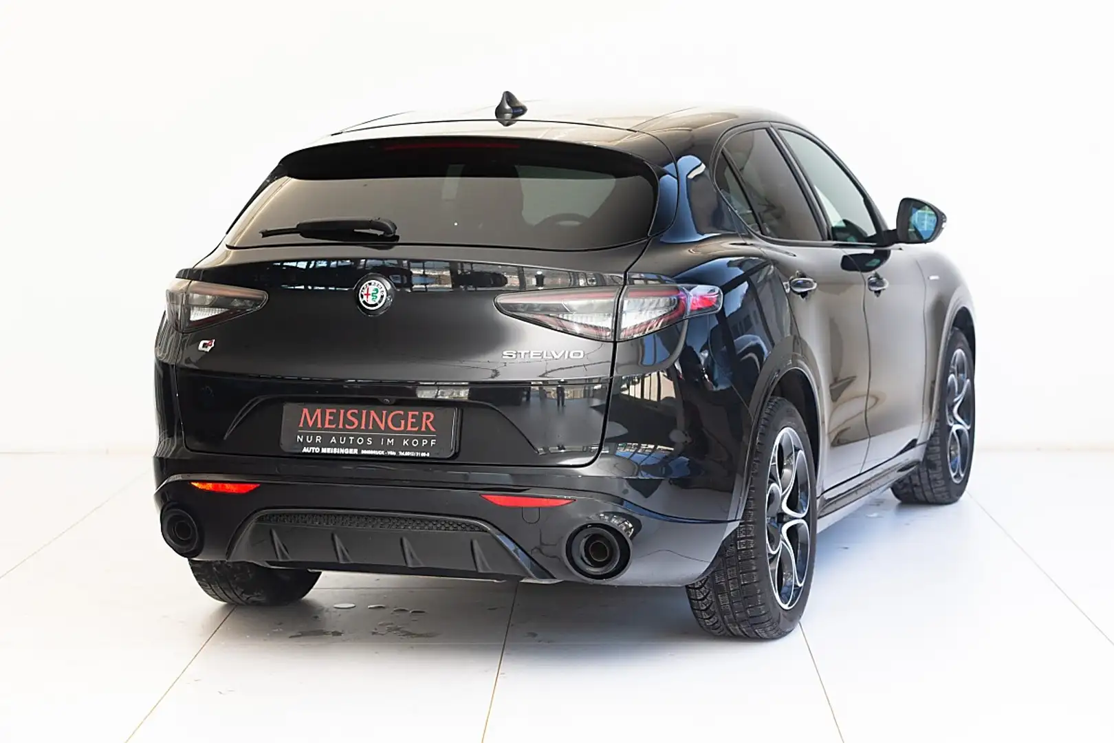 Alfa Romeo Stelvio Ti + Veloce Paket 2,0 16V 280 AT8 Q4 Schwarz - 2