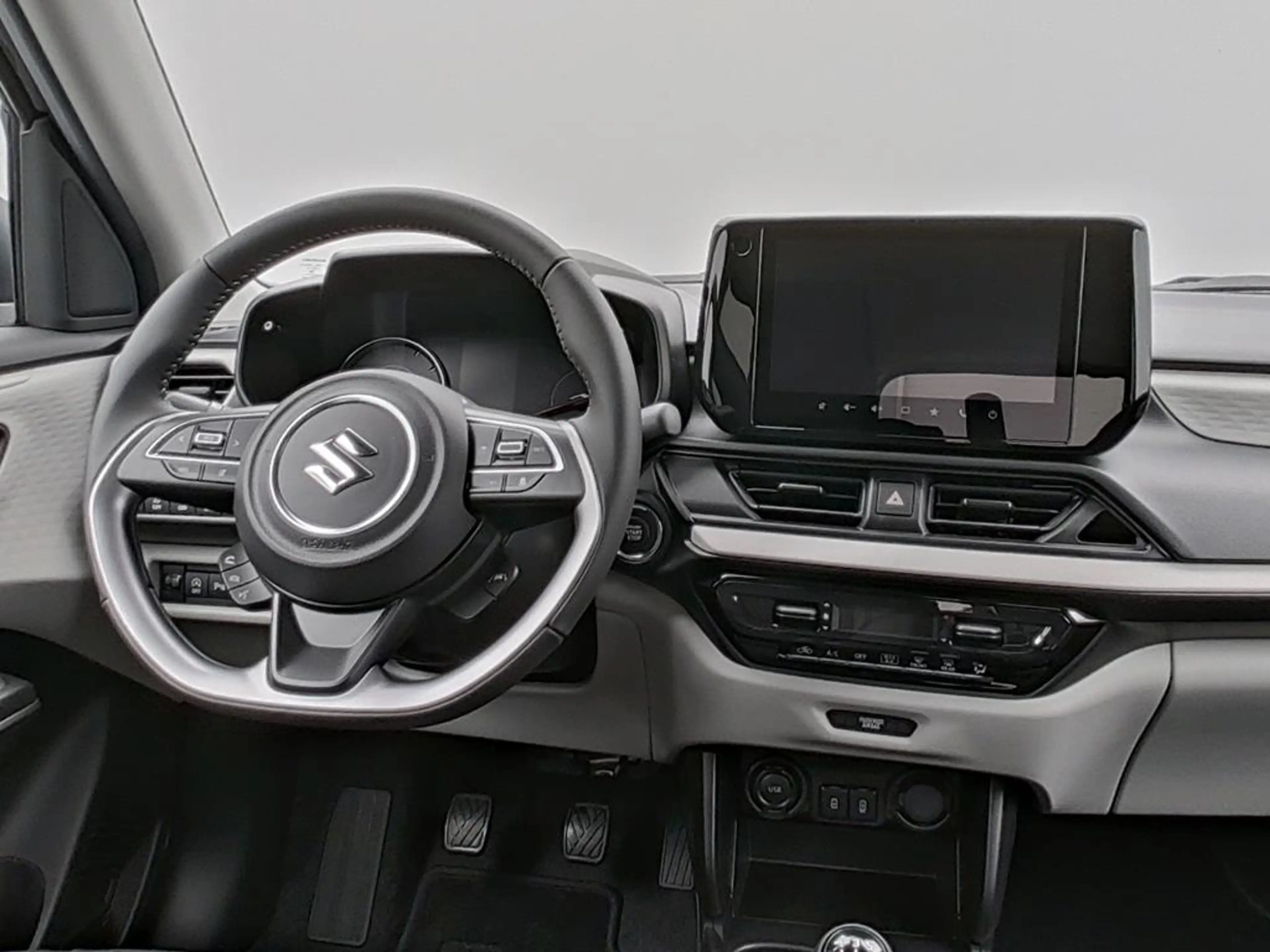 Suzuki Swift CLUB HYBRID — photo 9