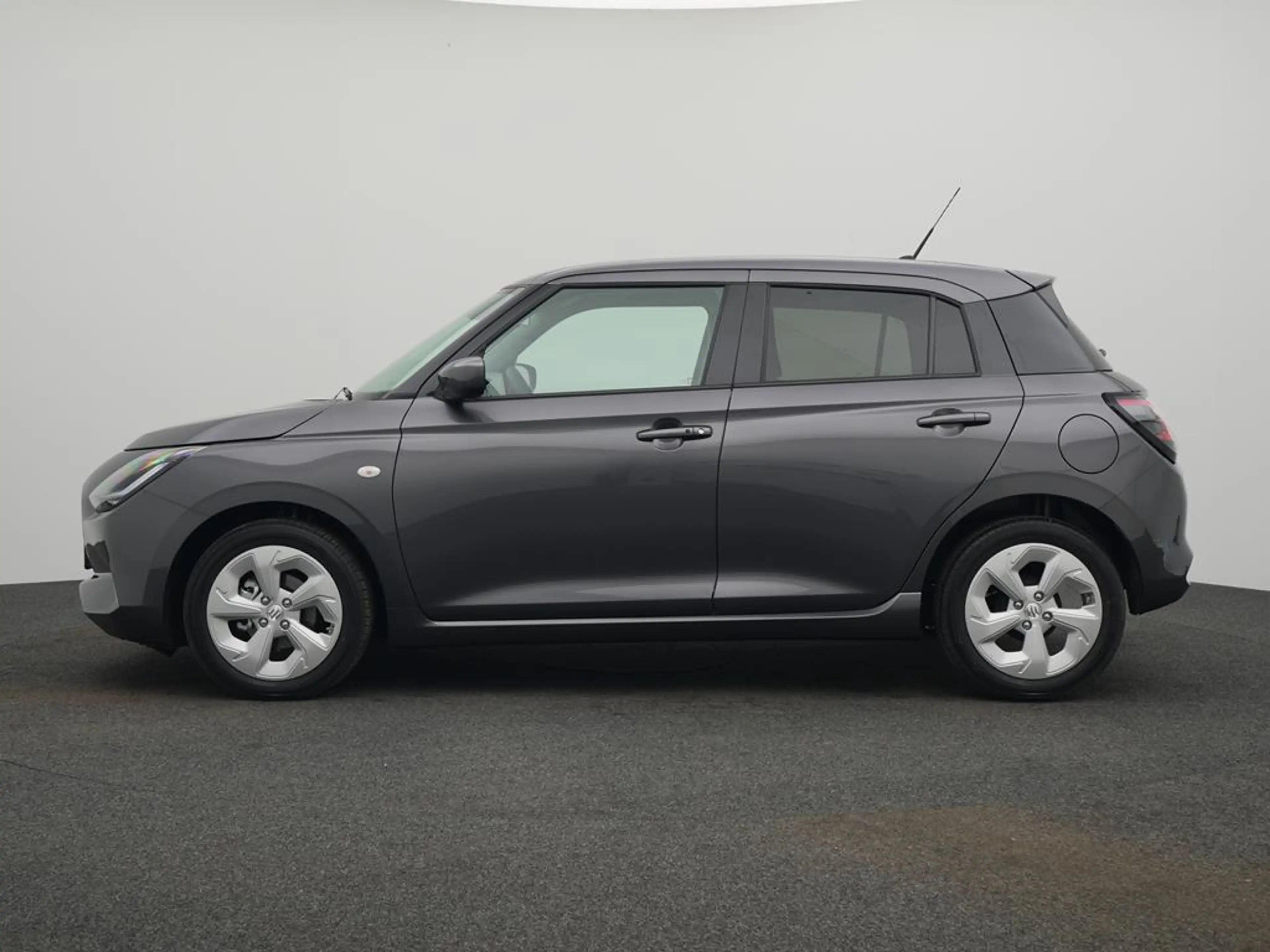 Suzuki Swift CLUB HYBRID — photo 5