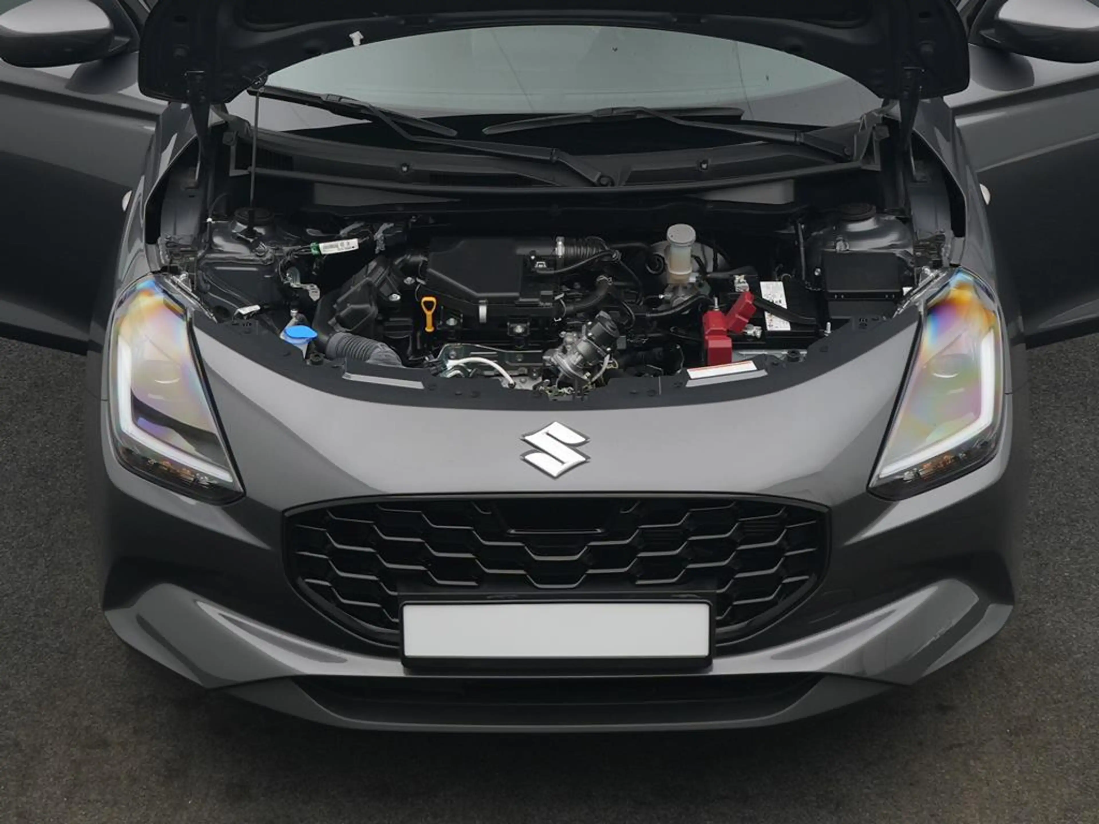 Suzuki Swift CLUB HYBRID — photo 8