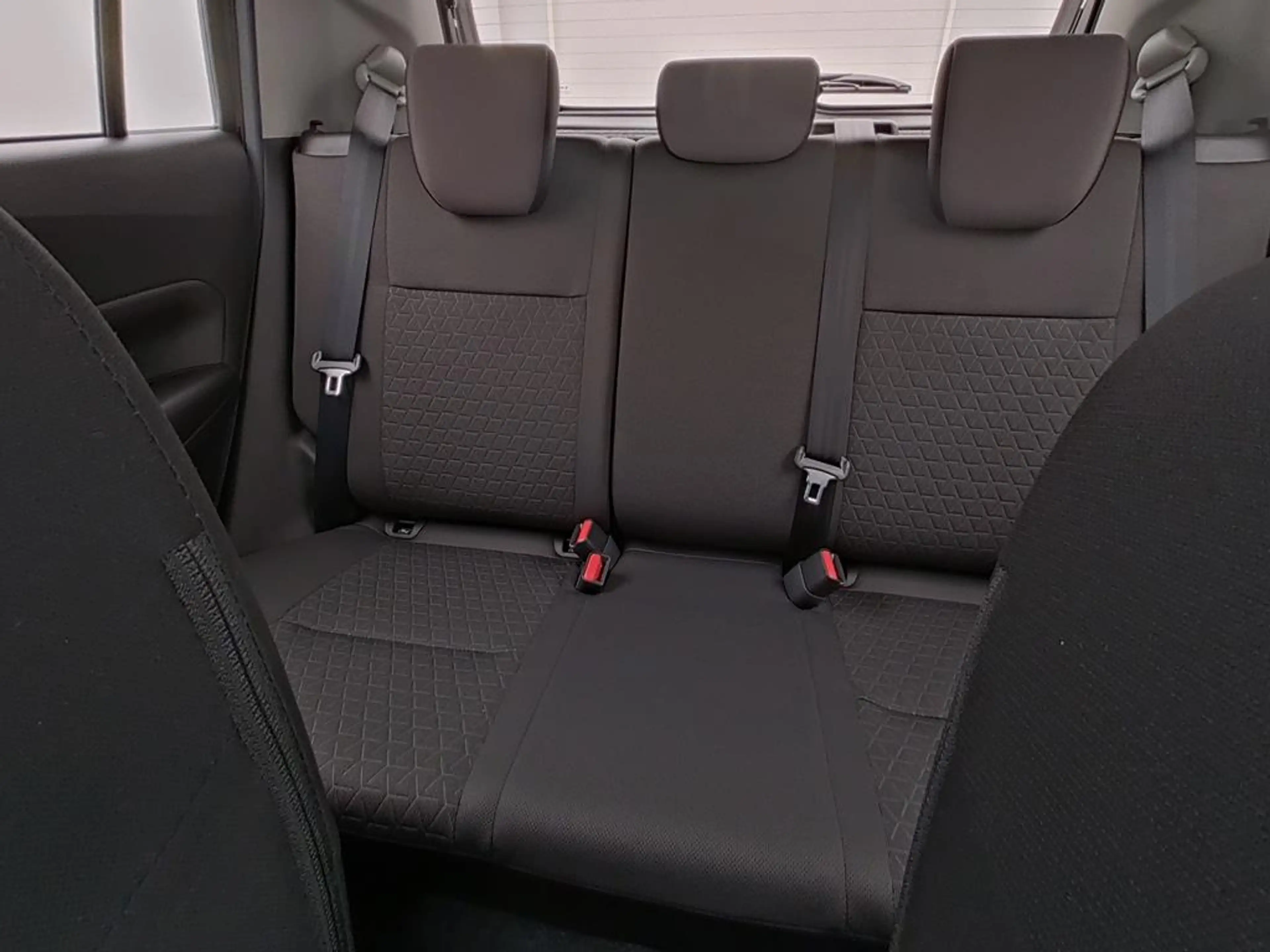 Suzuki Swift CLUB HYBRID — photo 13