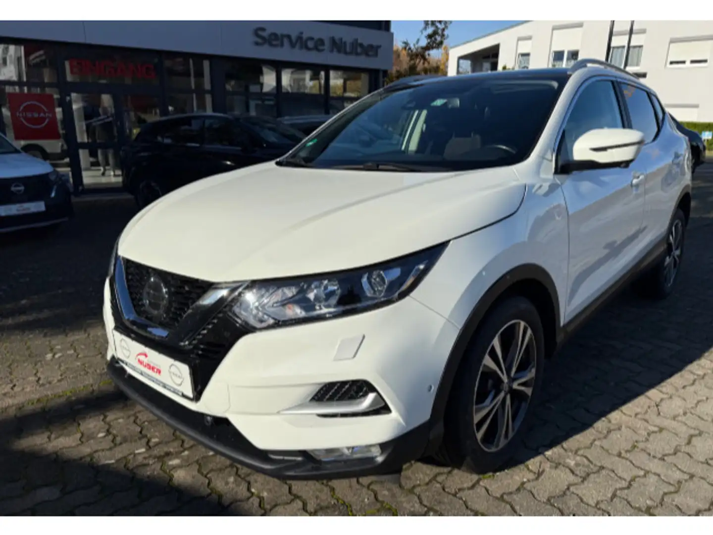 Nissan Qashqai 1,3DIG-T N-Connecta Automatik Weiß - 2