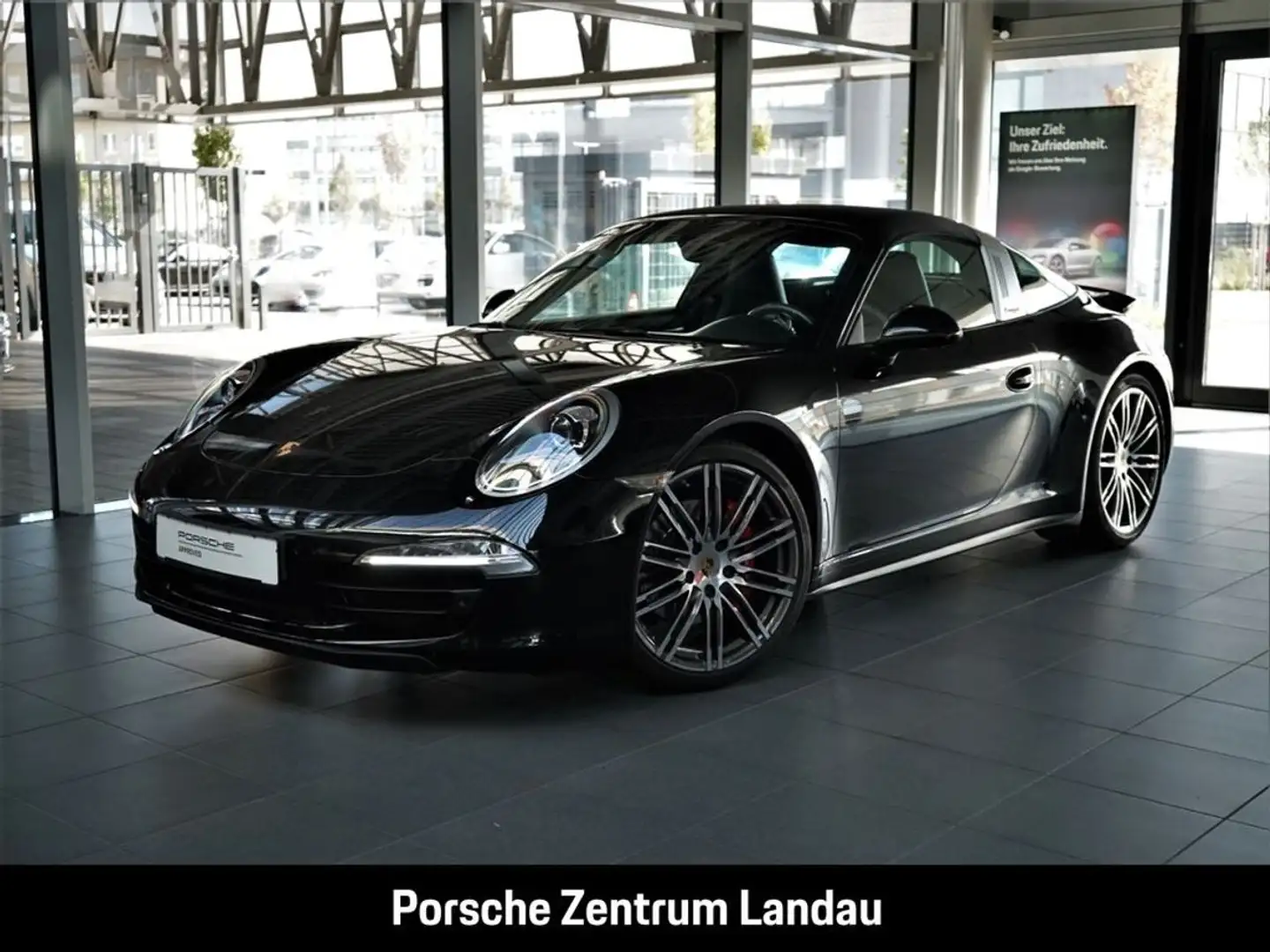 Porsche 911 TARGA 4S 991 Чорний - 1
