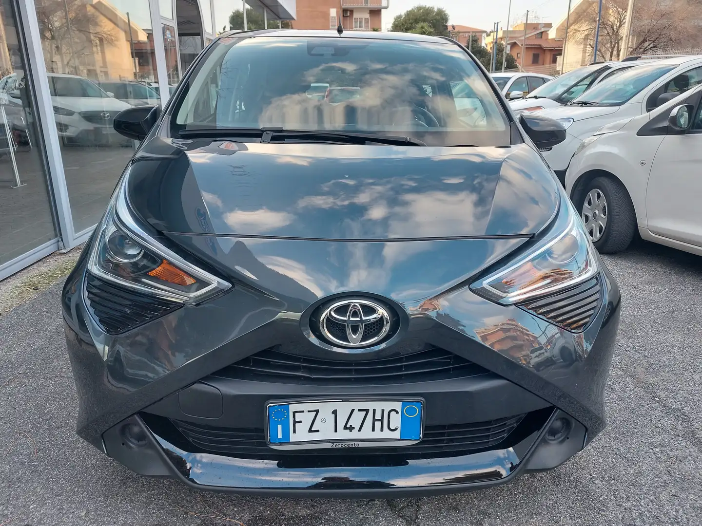 Toyota Aygo Aygo 5p 1.0 x-wave 72cv Grijs - 2