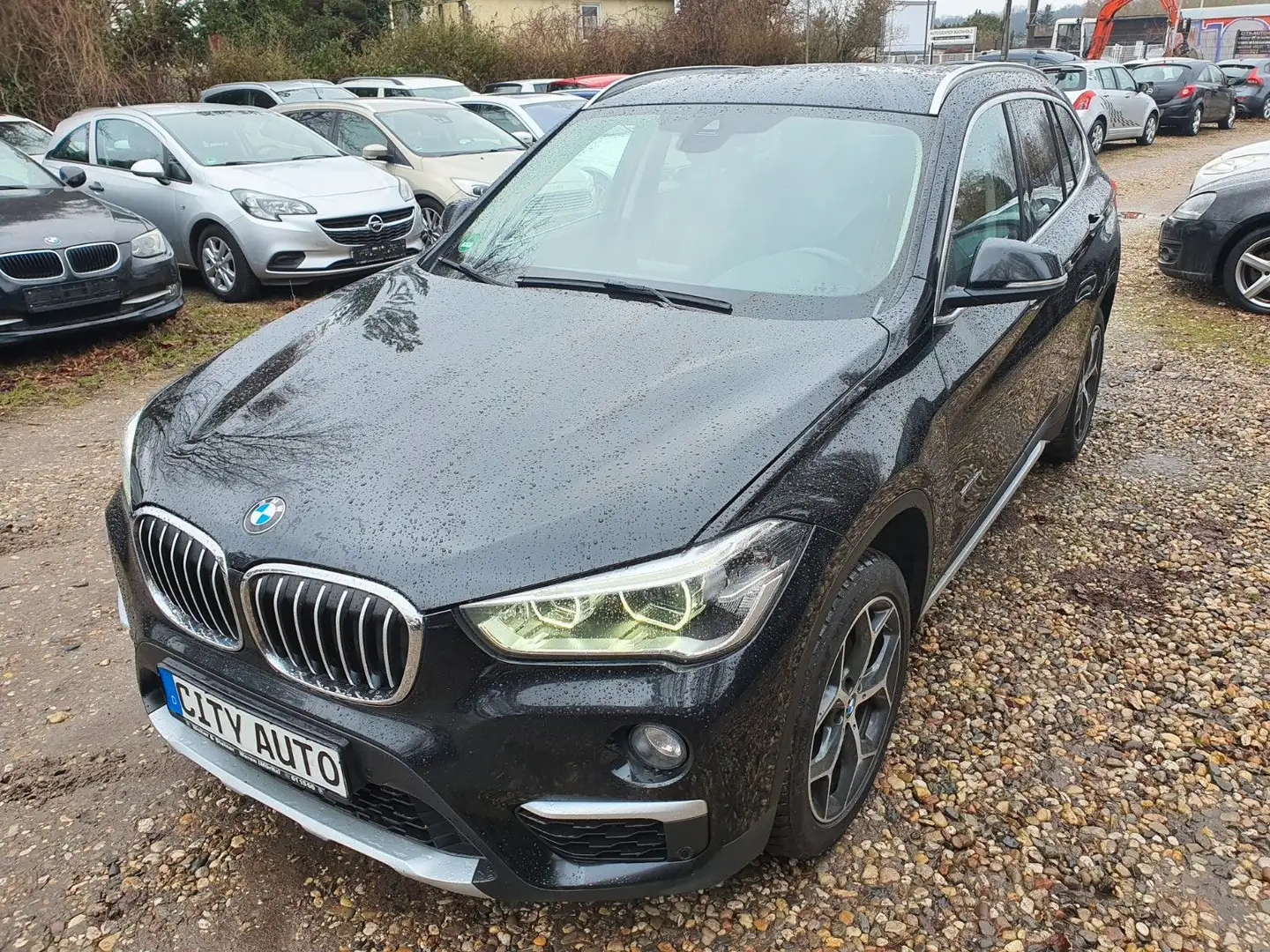 BMW X1 Baureihe X1 sDrive 18 d xLine Schwarz - 1