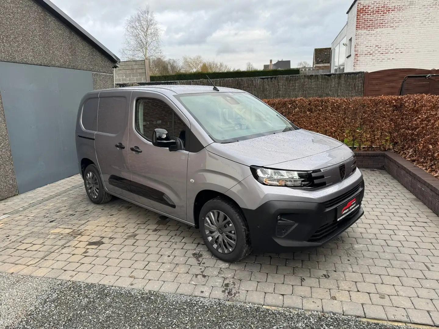 Peugeot PARTNER FULL OPTION Benz.110PK/Euro6e +LED Grijs - 1