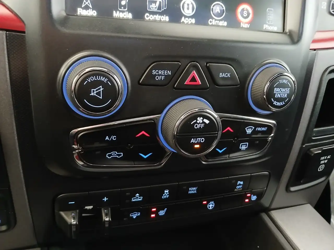 RAM 1500 снимка RAM 1500