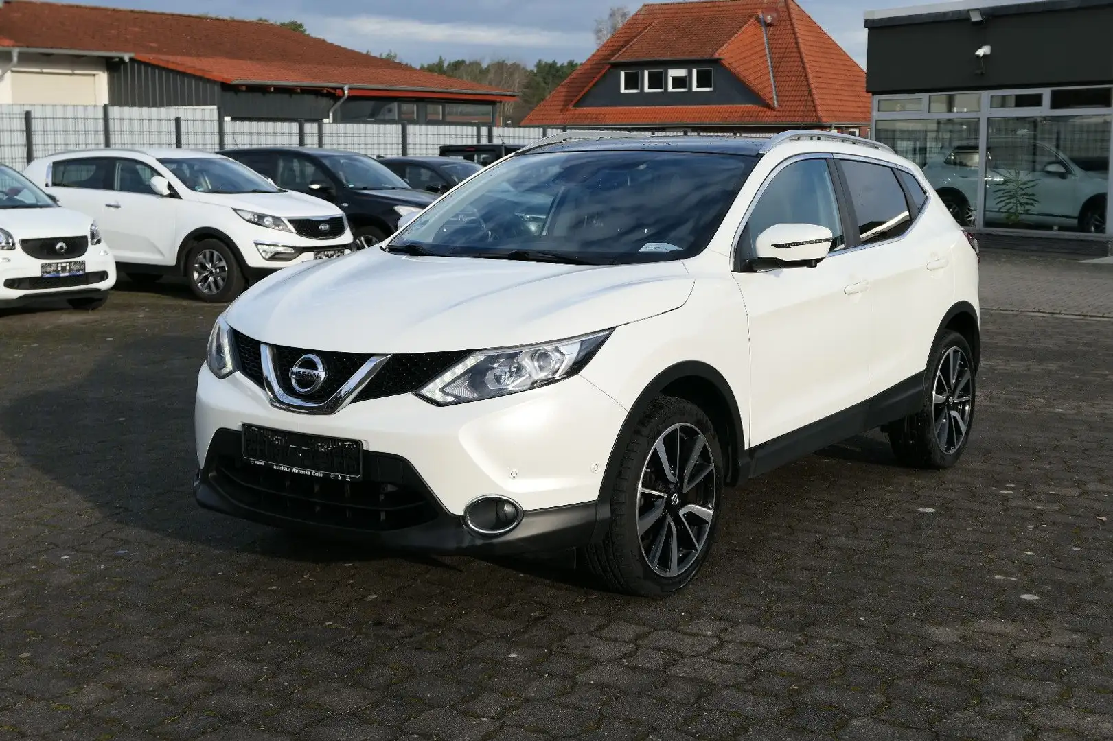 Nissan Qashqai Tekna/AHK/360°/LED/Navi/Panorama Weiß - 1
