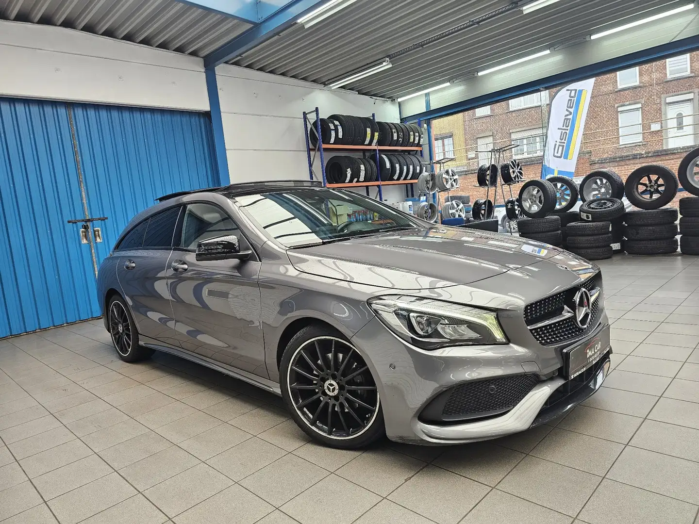 Mercedes-Benz CLA 180 CLA 180 Business Solution AMG (EU6d-TEMP Gris - 1