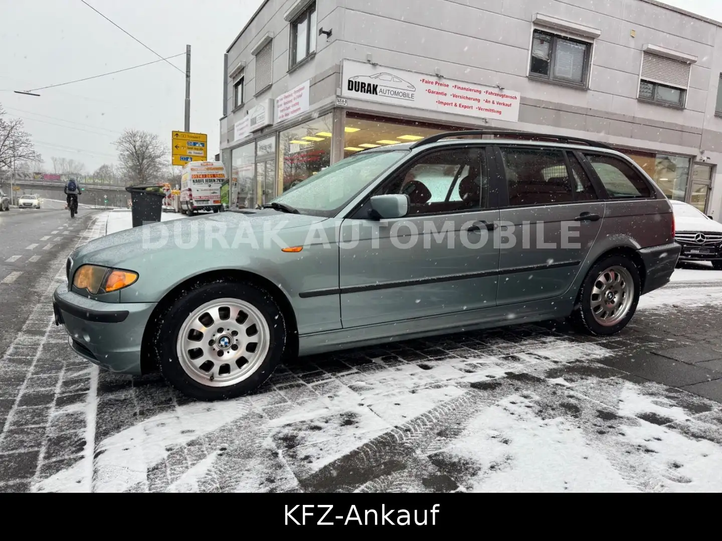 BMW 318 i touring KLIMAAUTOM./ 3.HAND/ SERVICE NEU Grün - 2