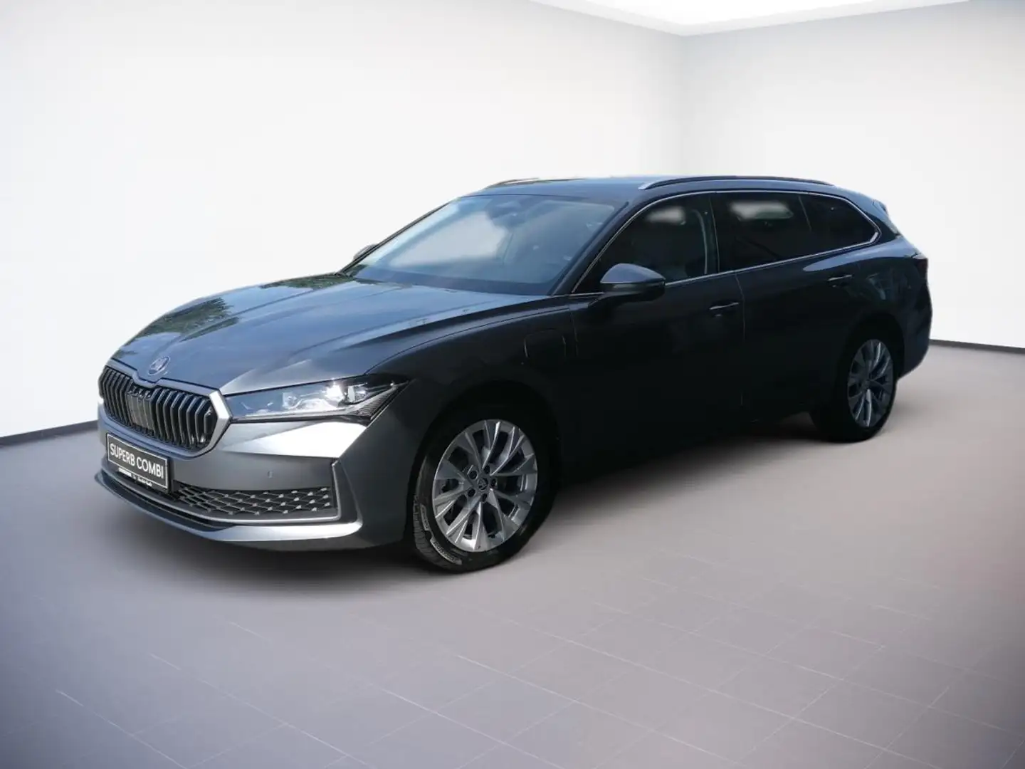 Skoda Superb Combi SELECTION 1.5TSI iV PLUG-IN.AHK.LICHT+SICHT Grau - 2