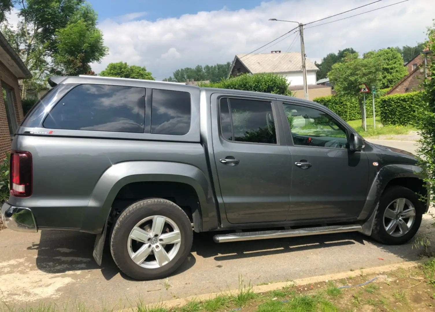 Volkswagen Amarok 3.0 V6 TDi 4Motion Highline Gris - 2