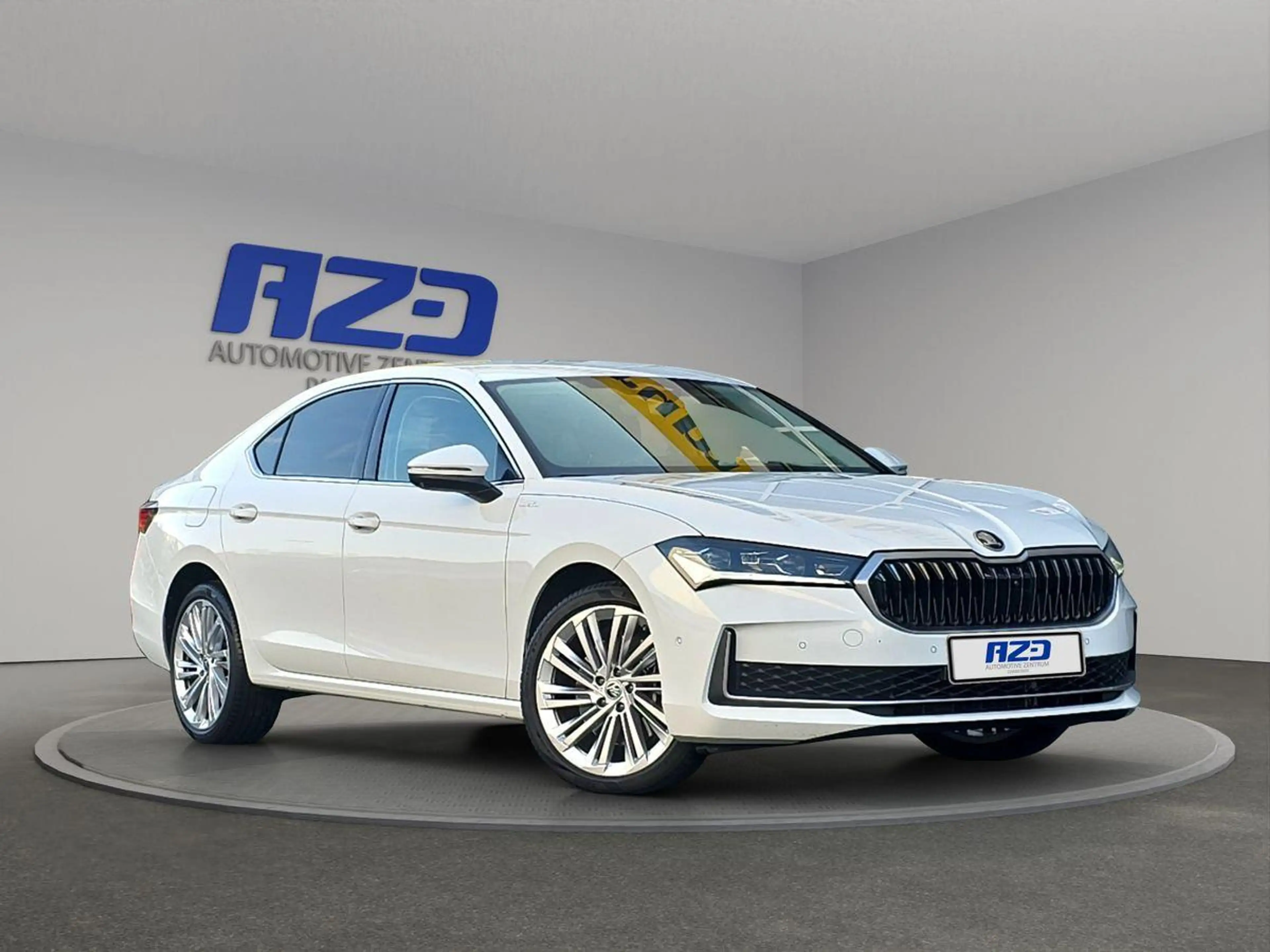 Skoda Superb TDI 4x4 L&K CANTON LEDER AHK SITZBLF 360° — photo 2