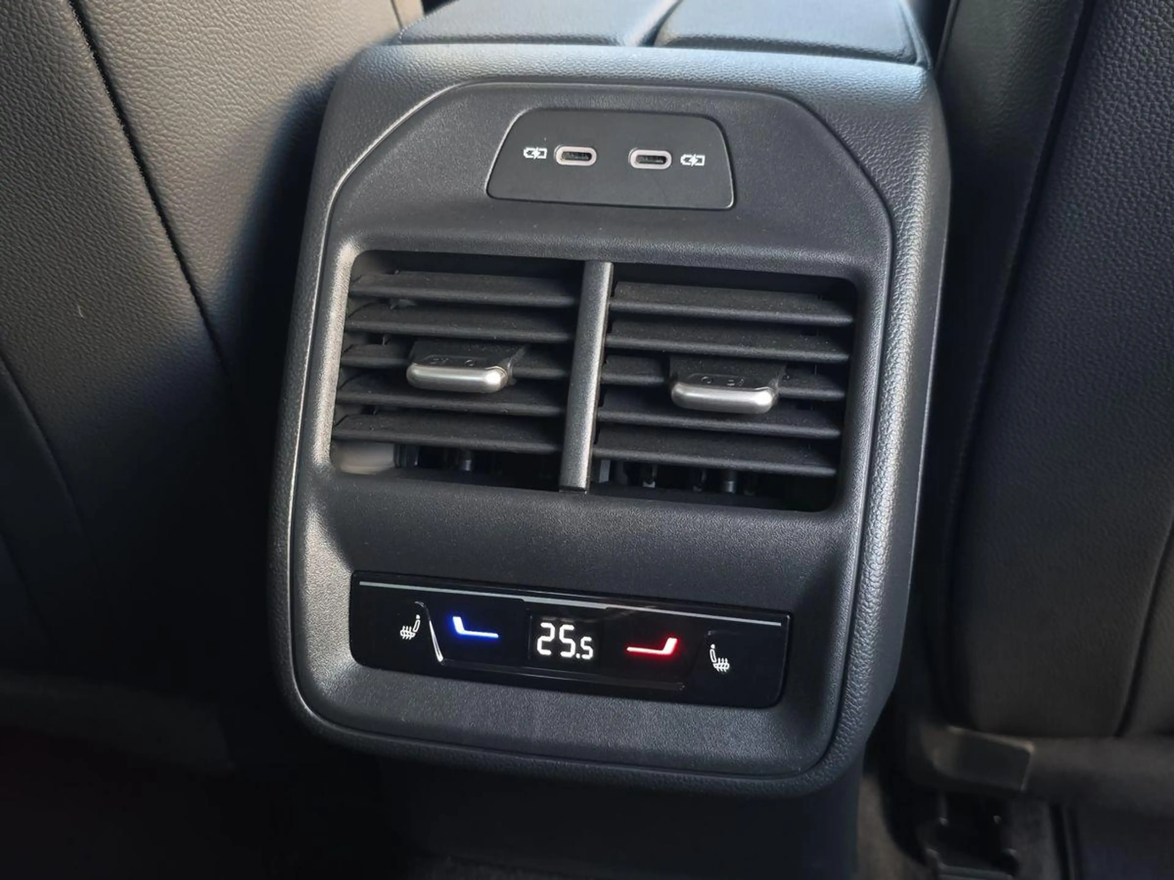Skoda Superb TDI 4x4 L&K CANTON LEDER AHK SITZBLF 360° — photo 12