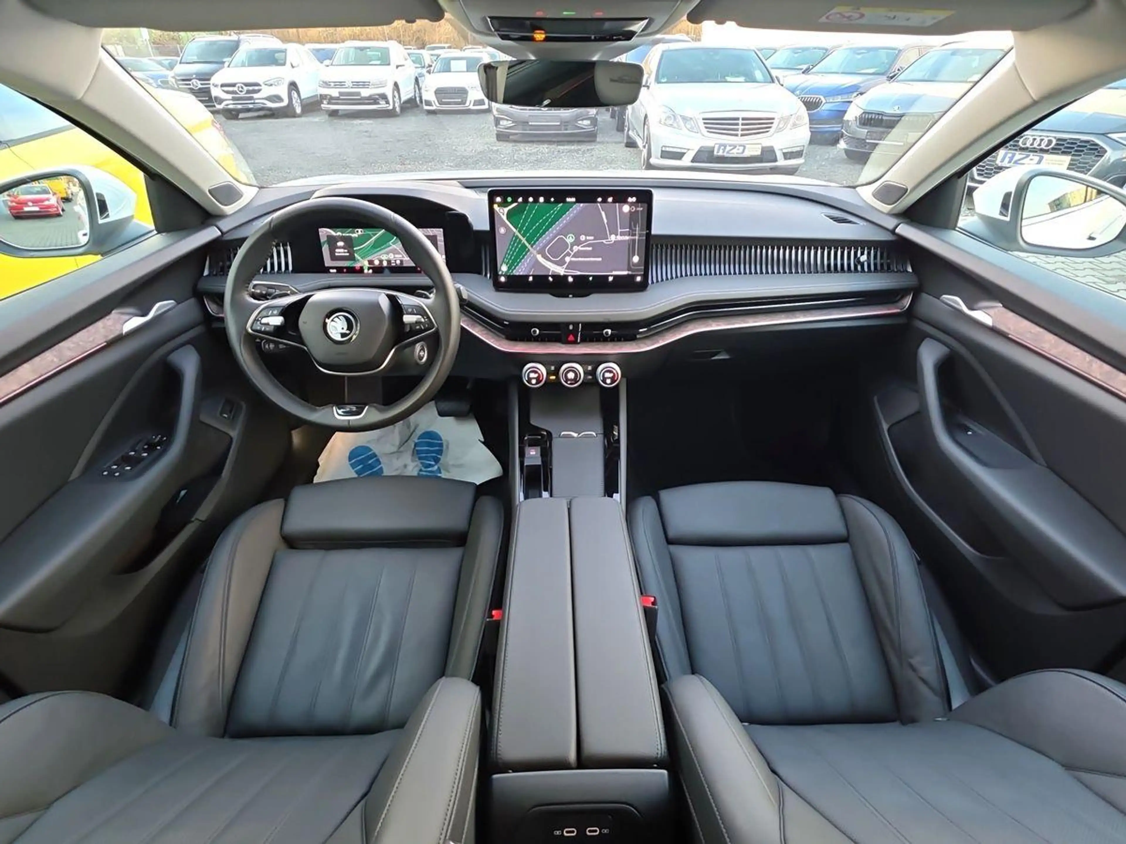 Skoda Superb TDI 4x4 L&K CANTON LEDER AHK SITZBLF 360° — photo 13