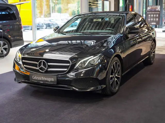 Mercedes-Benz E-Class view 7