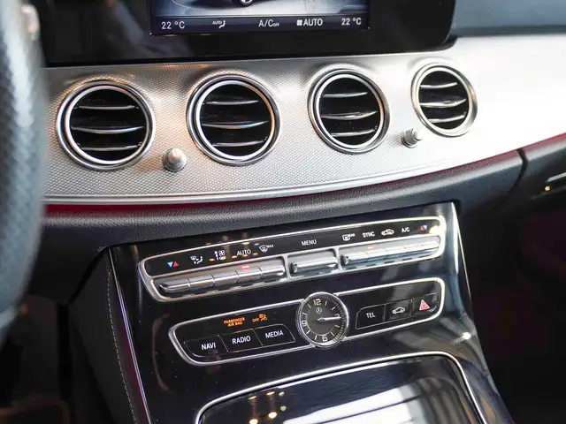 Mercedes-Benz E-Class view 24