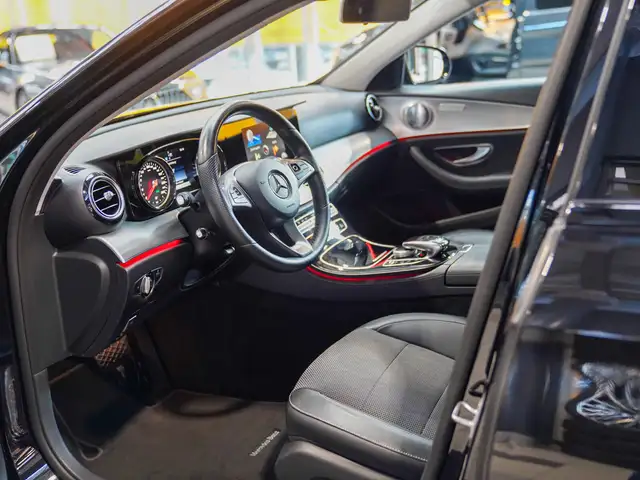 Mercedes-Benz E-Class view 14