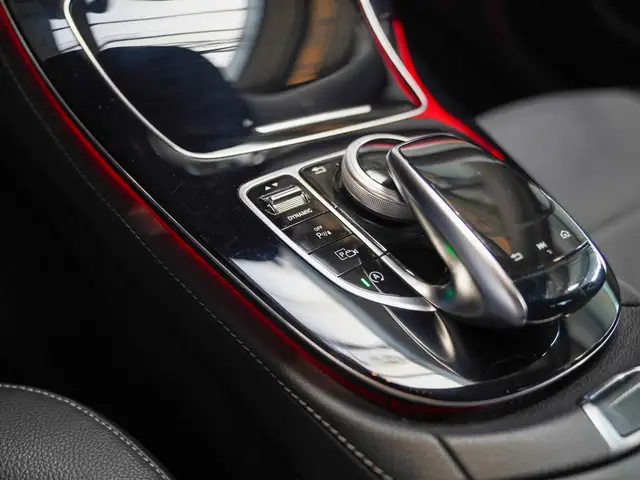 Mercedes-Benz E-Class view 25