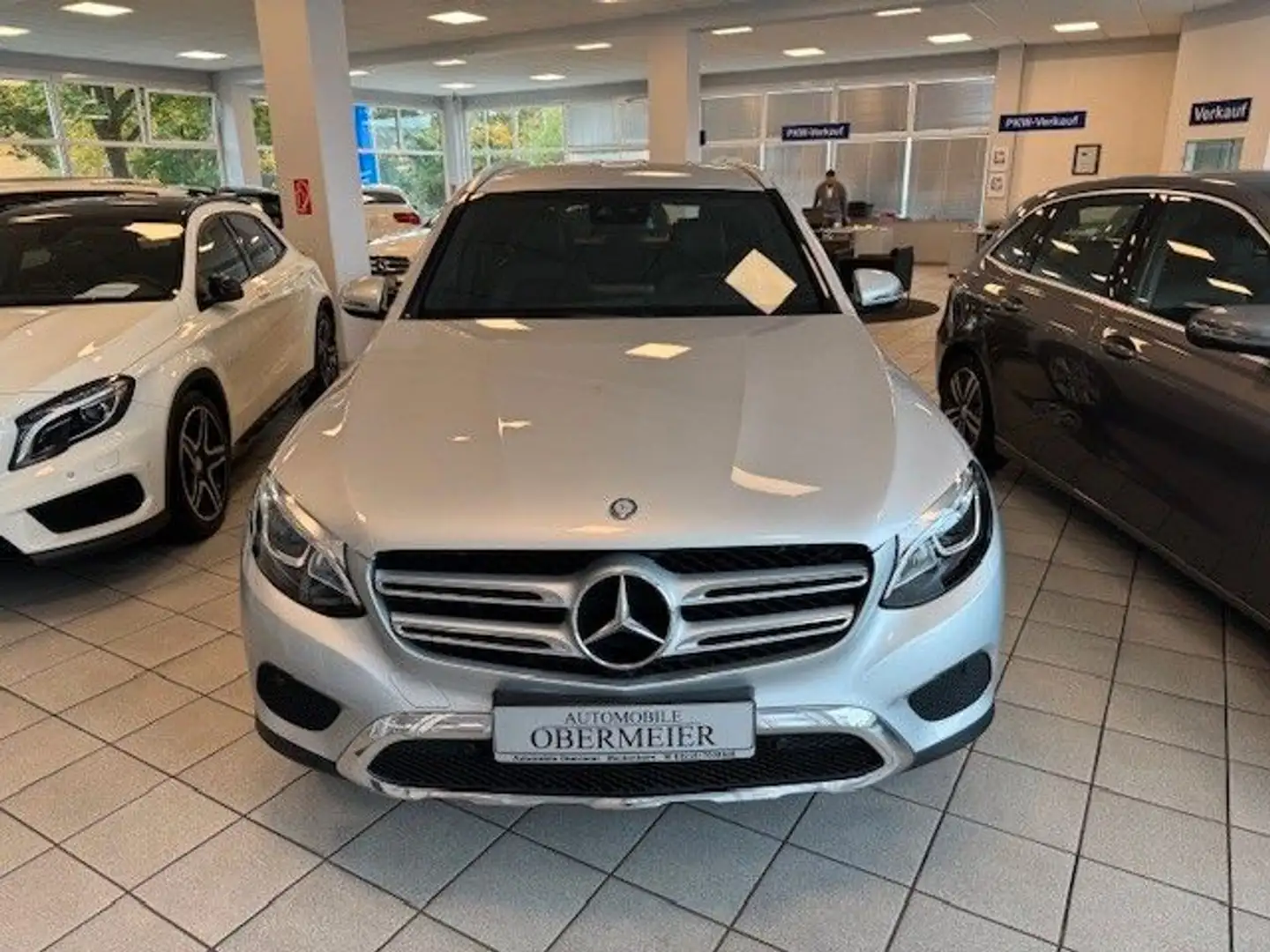 Mercedes-Benz GLC 250 Luxury 4Matic TWA LED IHC SHZ PTS Comand Silber - 2