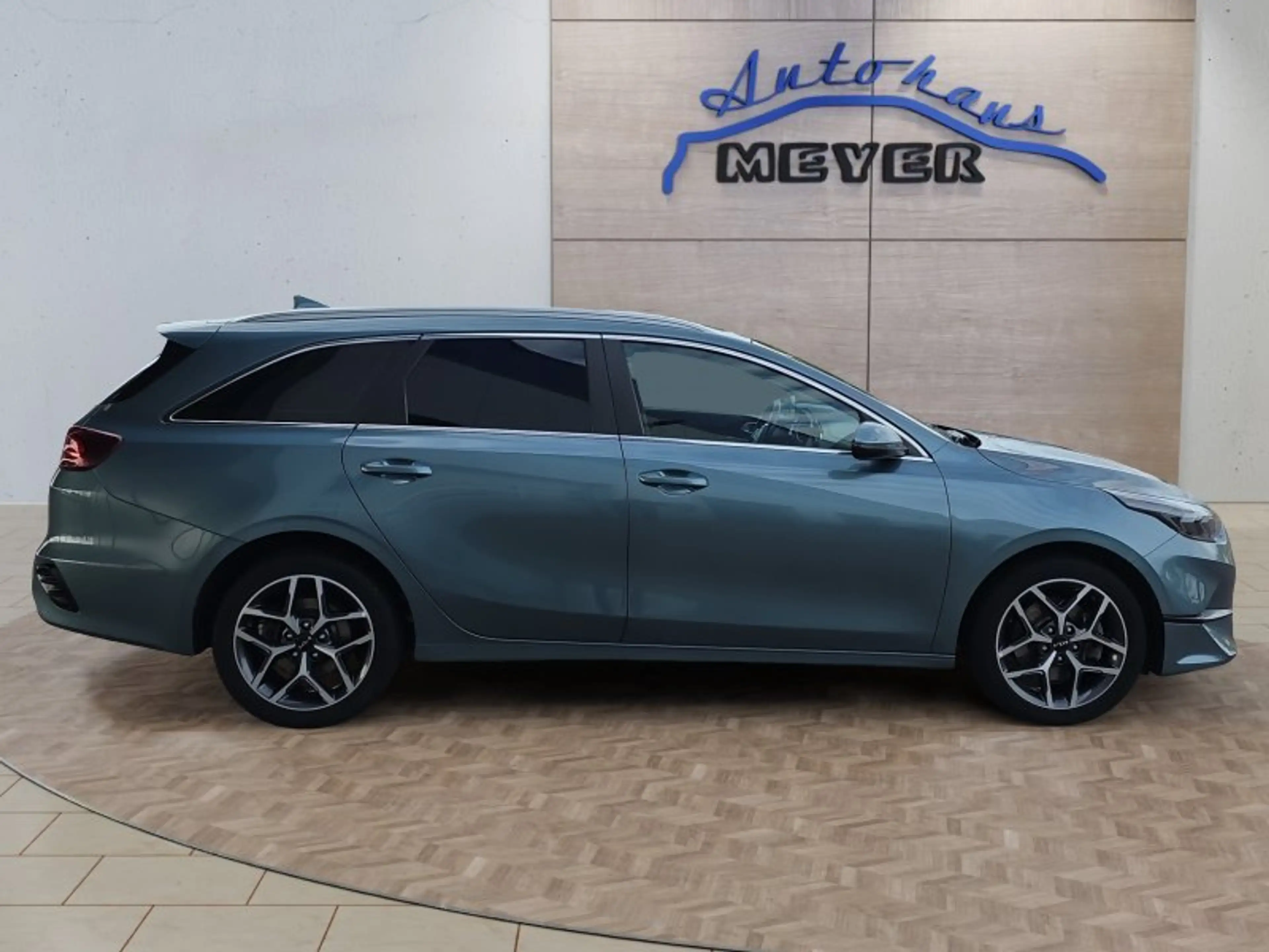 Kia Ceed / cee'd Ceed 1.5 T-GDI Spirit Voll-LED/AHK/Navi/Kamera/Win — photo 6