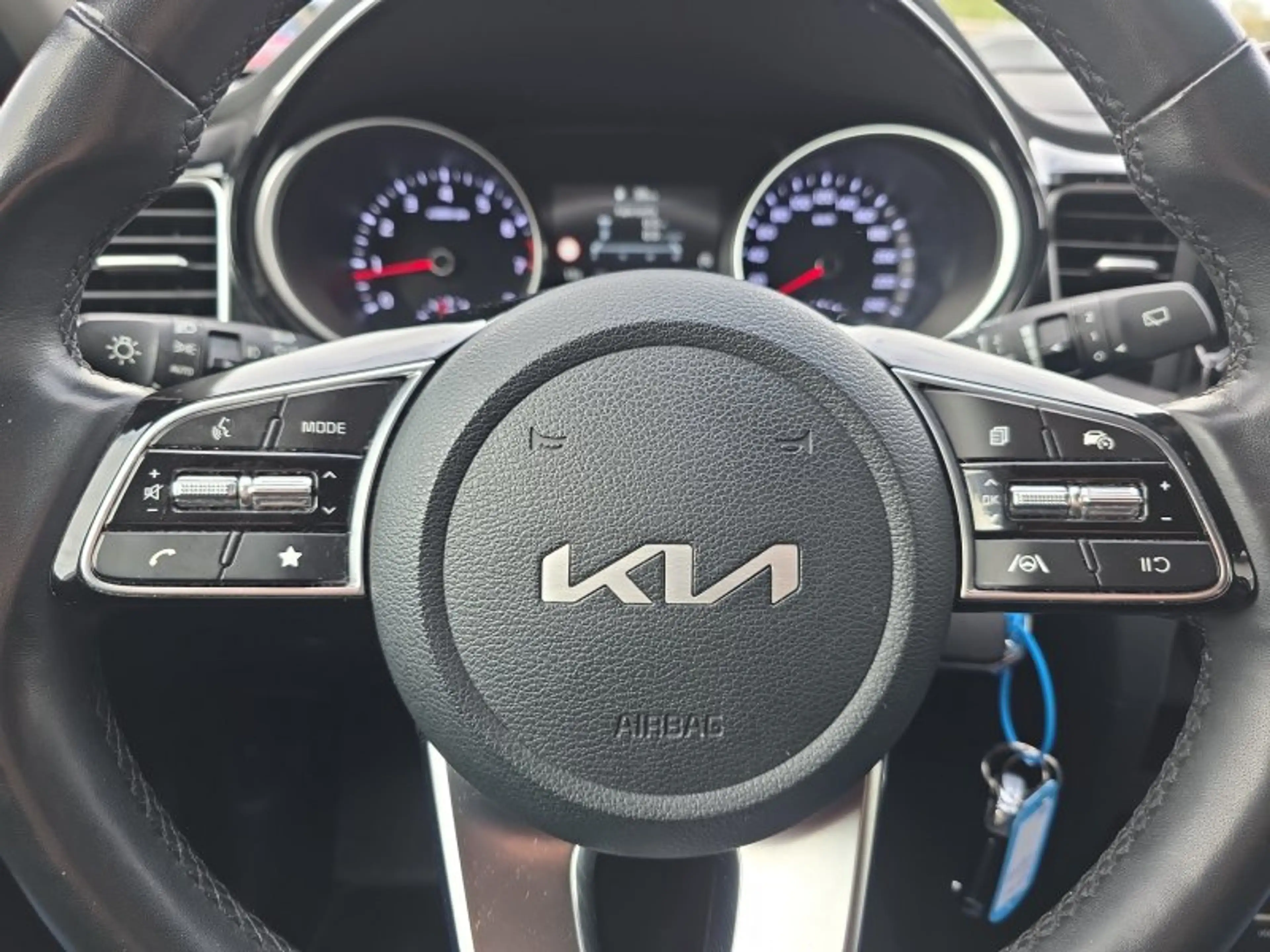 Kia Ceed / cee'd Ceed 1.5 T-GDI Spirit Voll-LED/AHK/Navi/Kamera/Win — photo 18