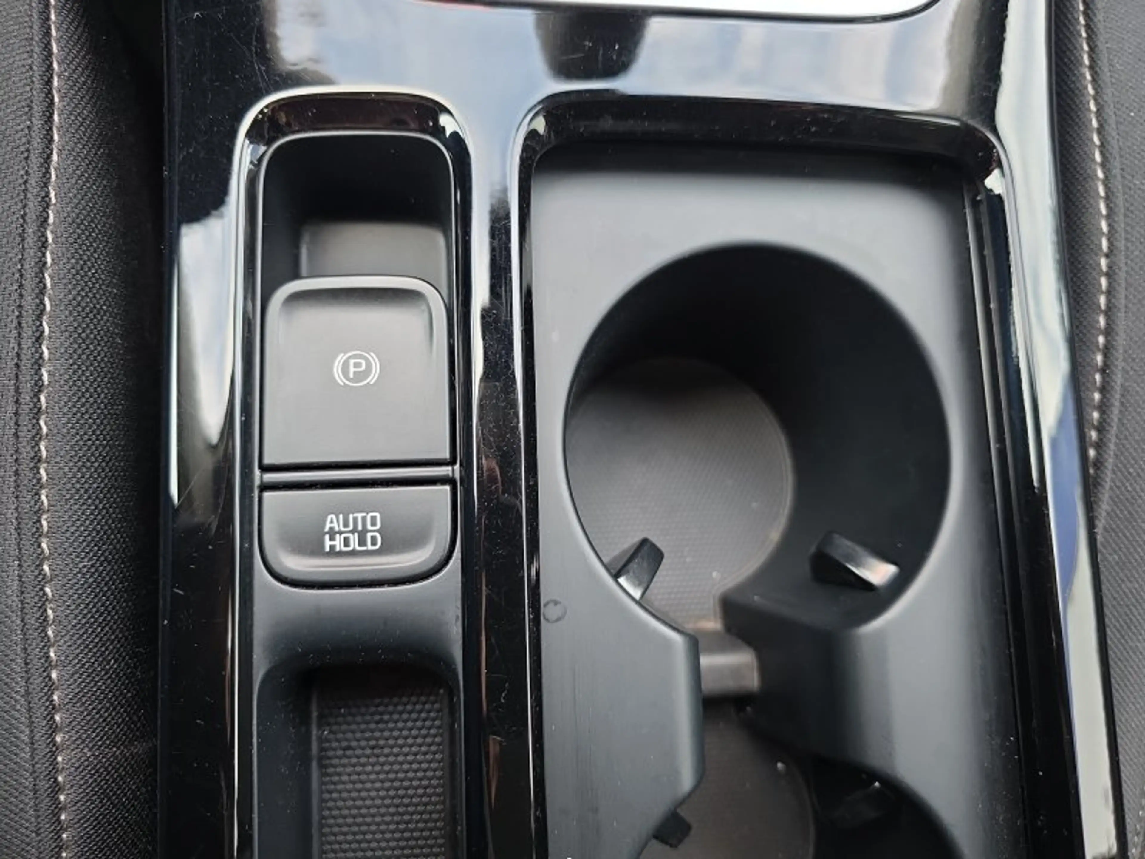Kia Ceed / cee'd Ceed 1.5 T-GDI Spirit Voll-LED/AHK/Navi/Kamera/Win — photo 21