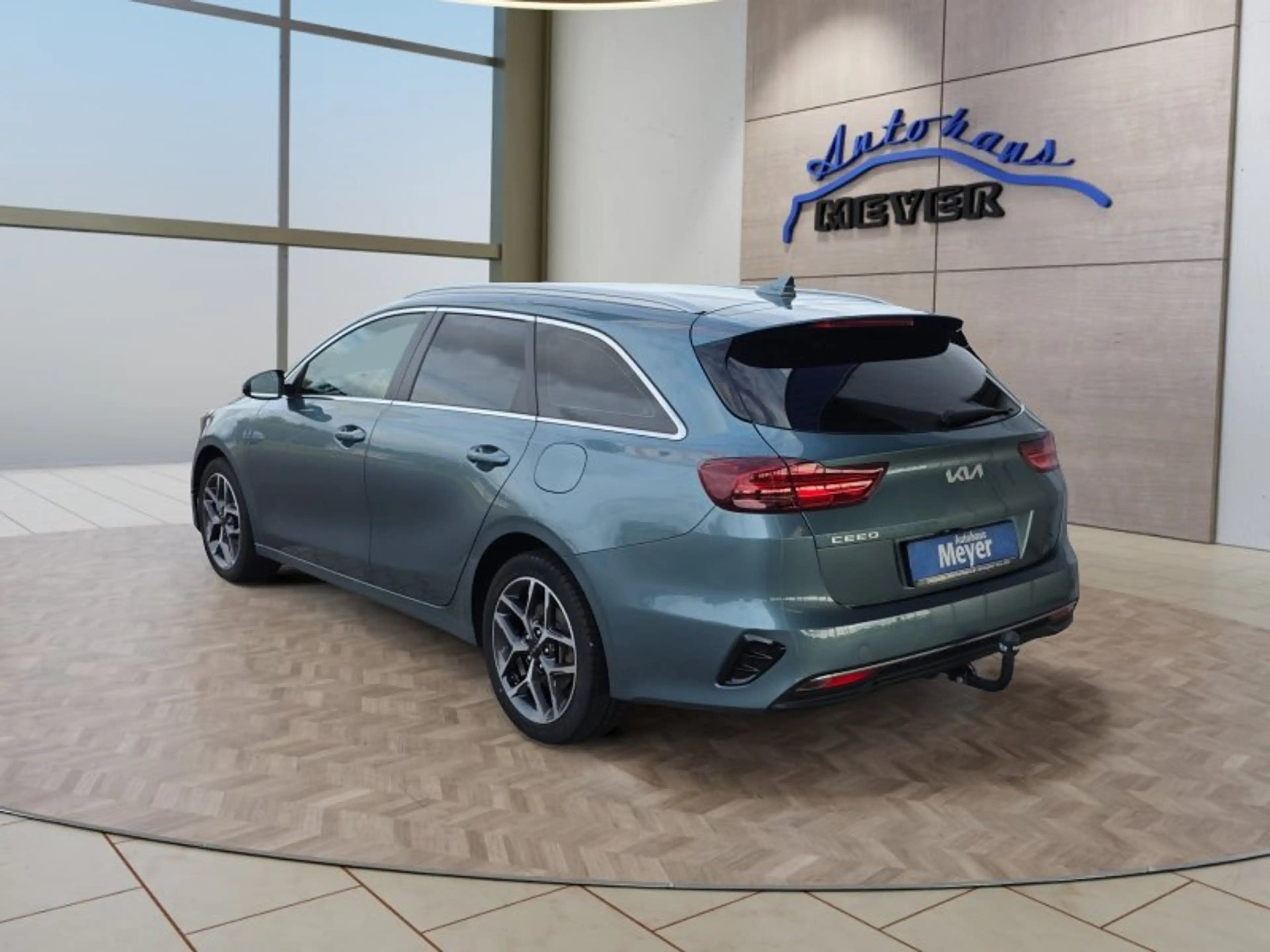 Kia Ceed / cee'd Ceed 1.5 T-GDI Spirit Voll-LED/AHK/Navi/Kamera/Win — photo 3