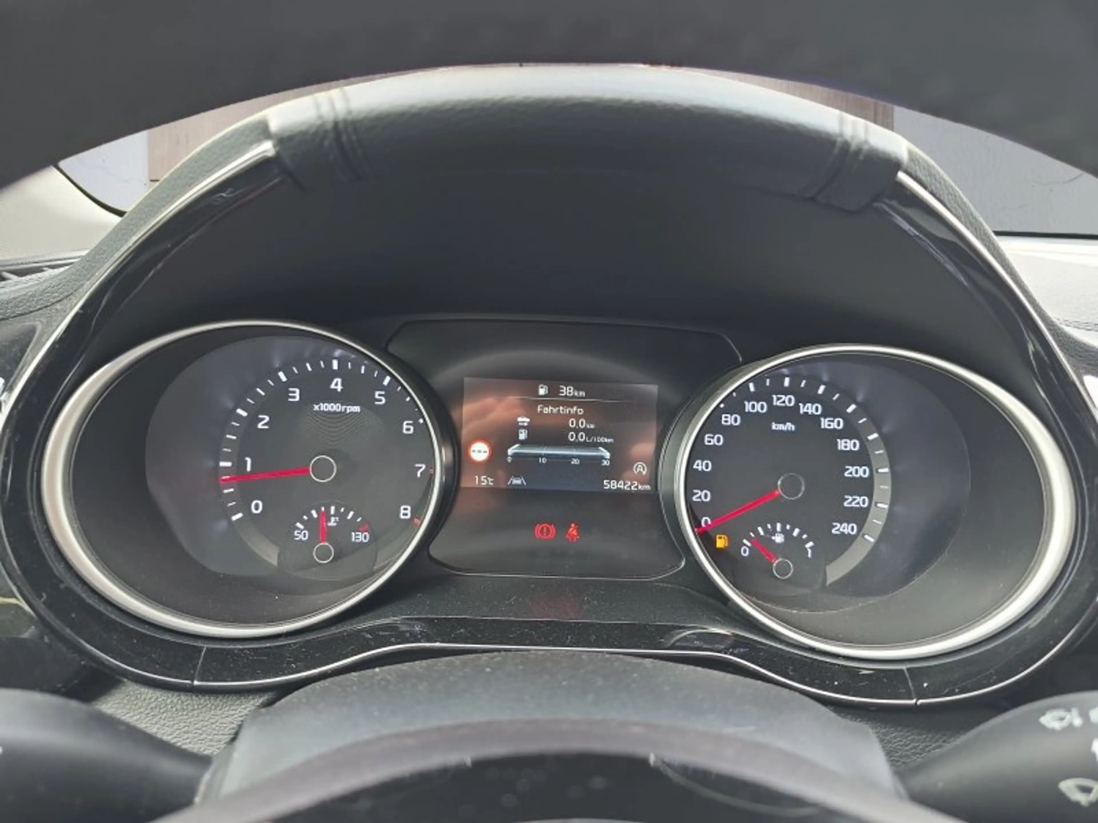 Kia Ceed / cee'd Ceed 1.5 T-GDI Spirit Voll-LED/AHK/Navi/Kamera/Win — photo 17