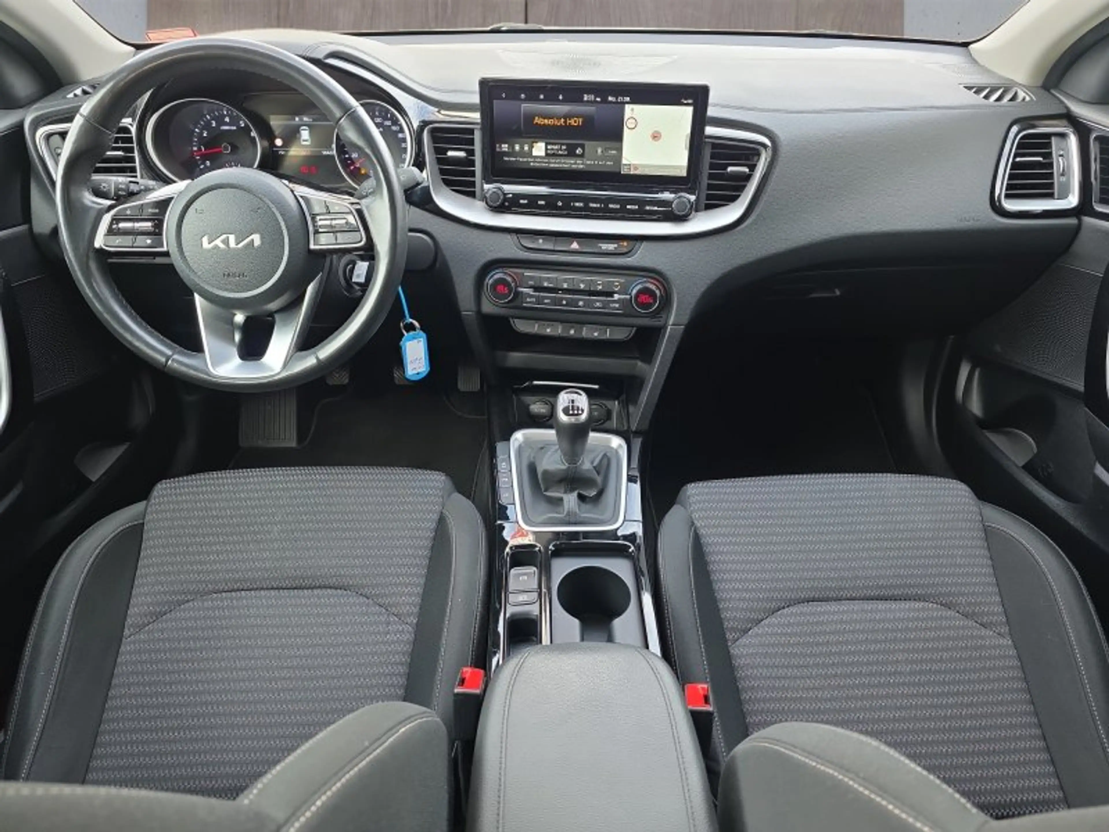 Kia Ceed / cee'd Ceed 1.5 T-GDI Spirit Voll-LED/AHK/Navi/Kamera/Win — photo 10