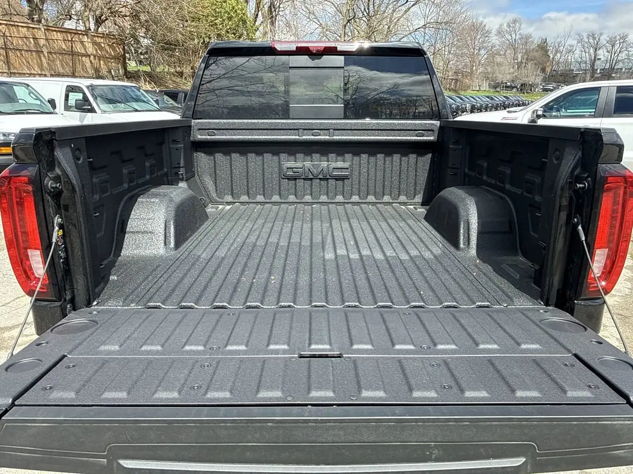 GMC Sierra 1500 снимка GMC Sierra 1500
