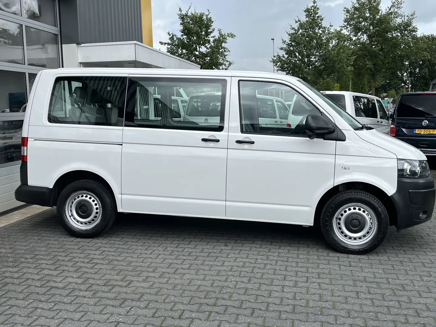 Volkswagen 2.0 TDI 140 PK DSG Automaat L1H1 BTW en BPM vrij A Alb - 2