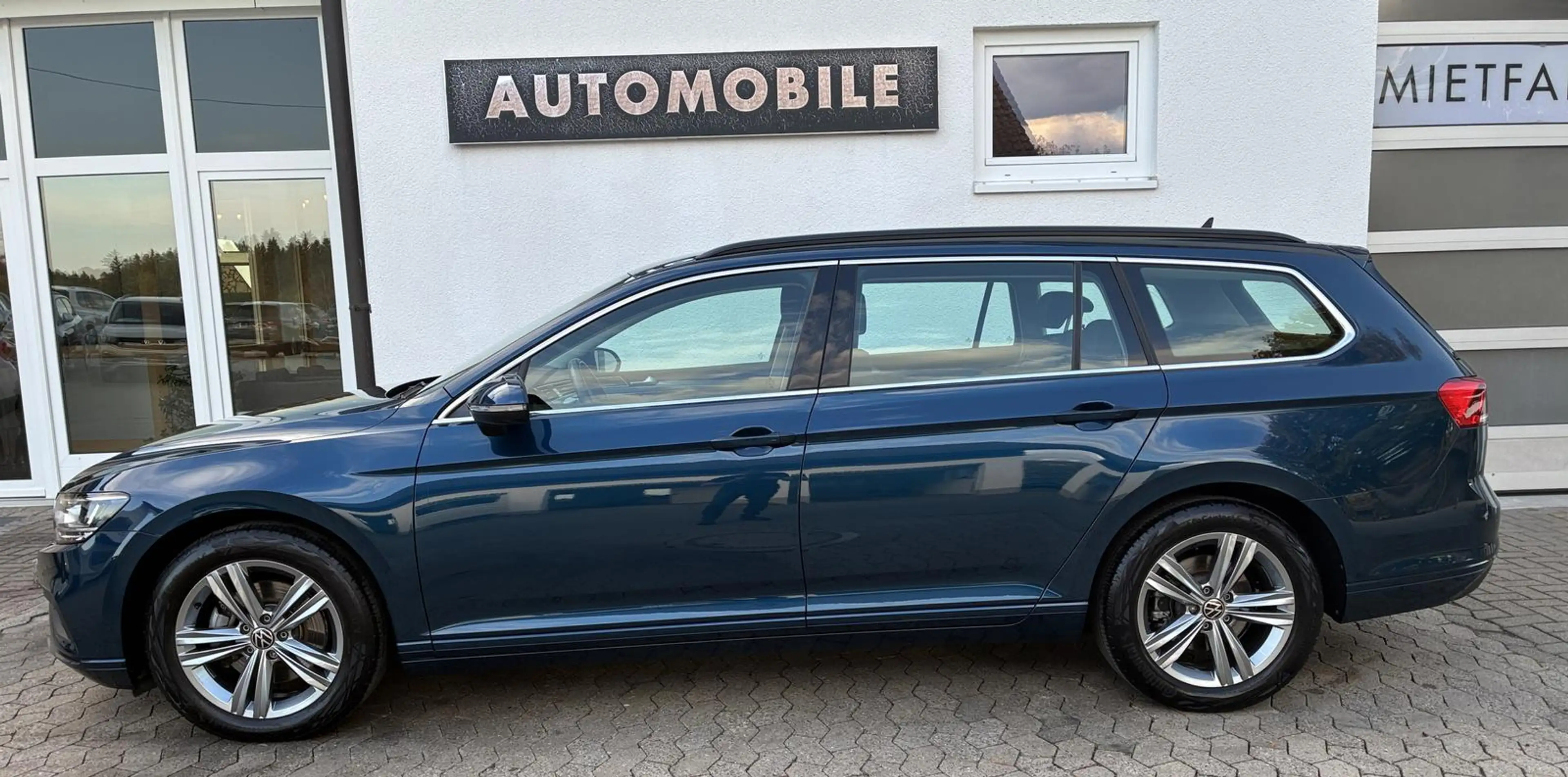 Volkswagen Passat Variant Business 2.0 TDI DSG NAVI HUD LED — photo 5