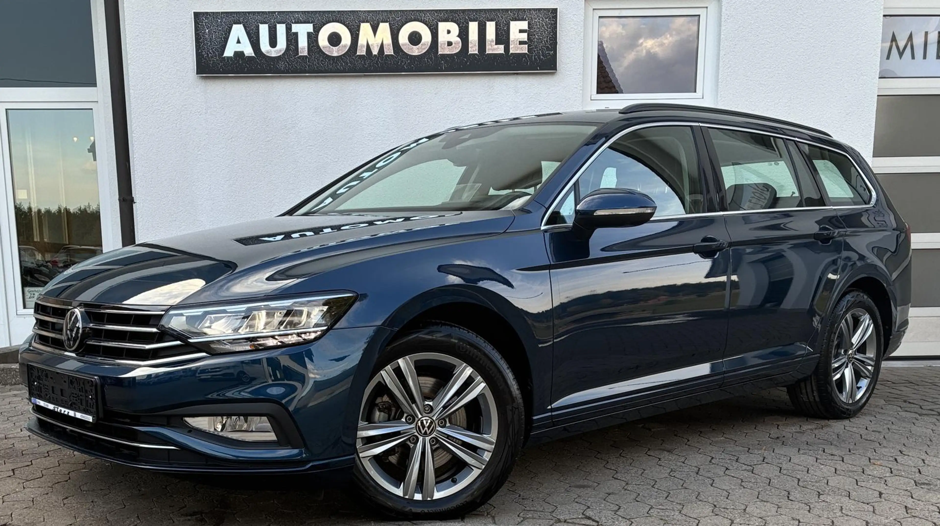 Volkswagen Passat Variant Business 2.0 TDI DSG NAVI HUD LED