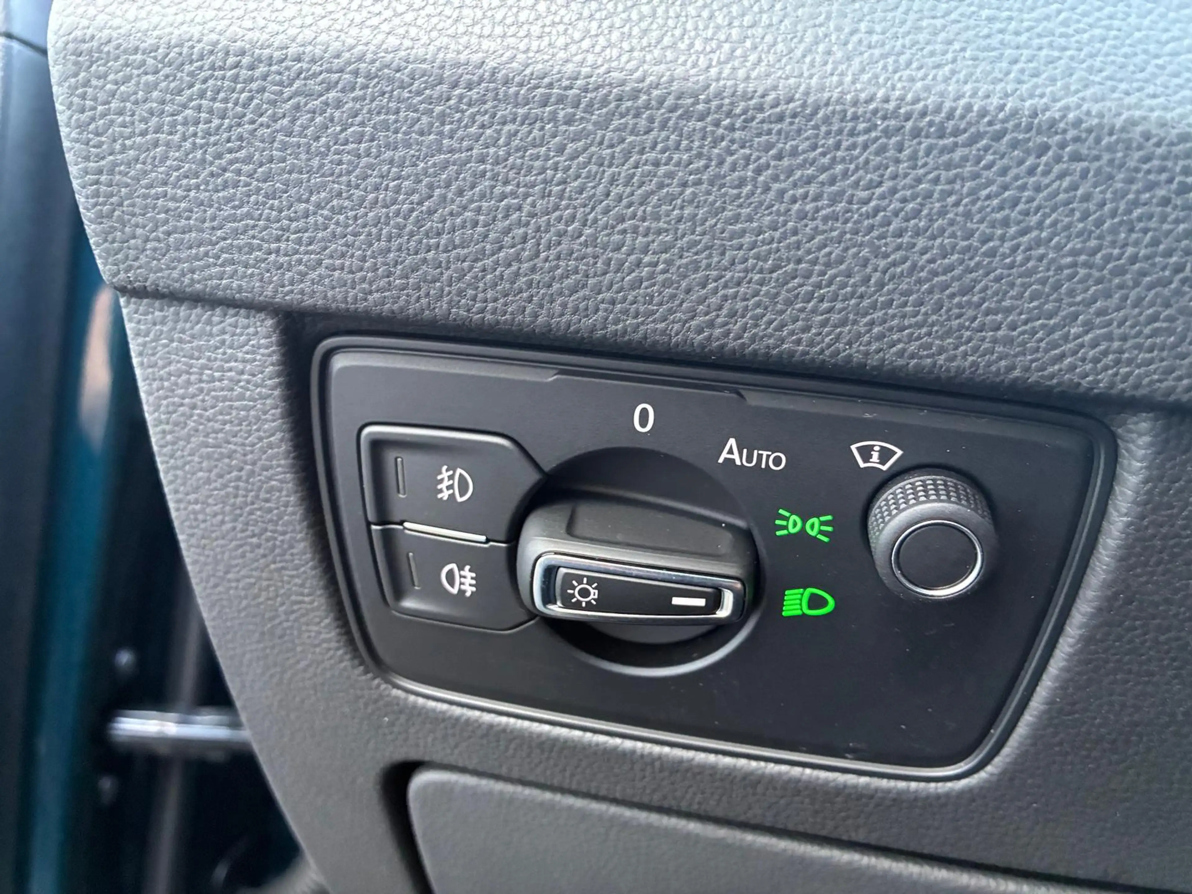 Volkswagen Passat Variant Business 2.0 TDI DSG NAVI HUD LED — photo 10