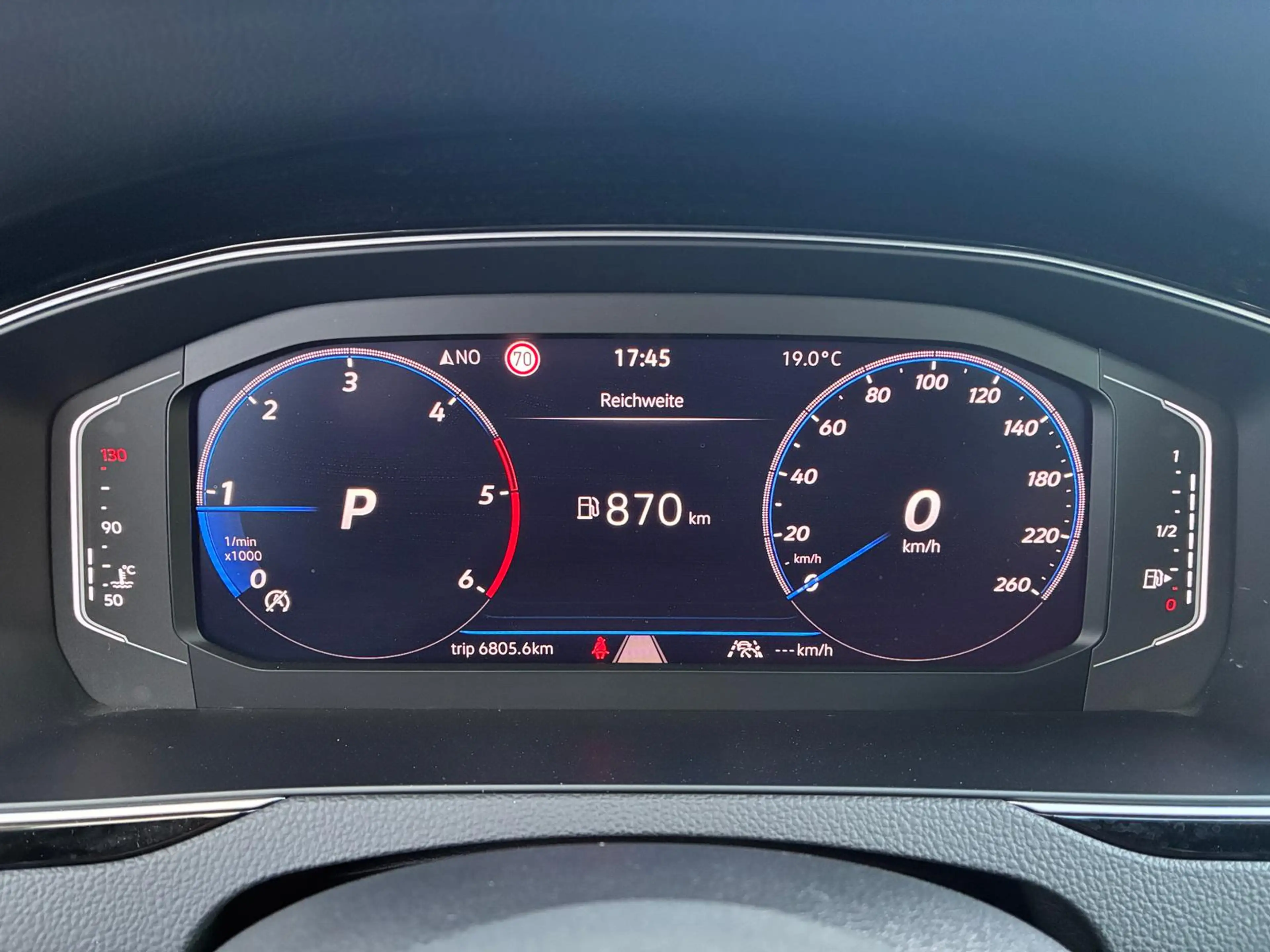 Volkswagen Passat Variant Business 2.0 TDI DSG NAVI HUD LED — photo 11