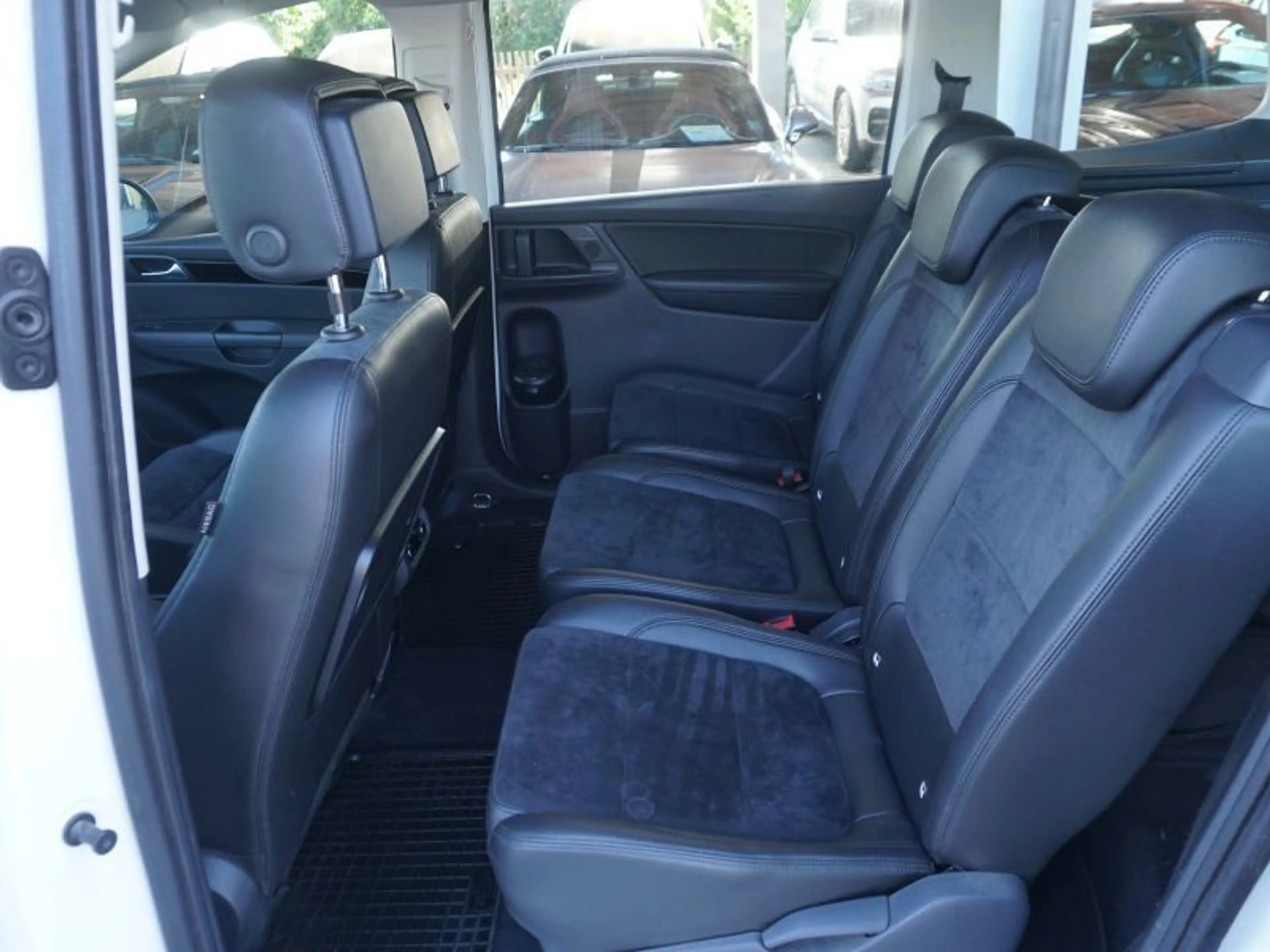 Volkswagen Sharan Business+ SCR 2,0 TDI 7 Sitze DSG *AHV+NAVI+XENON* — photo 12