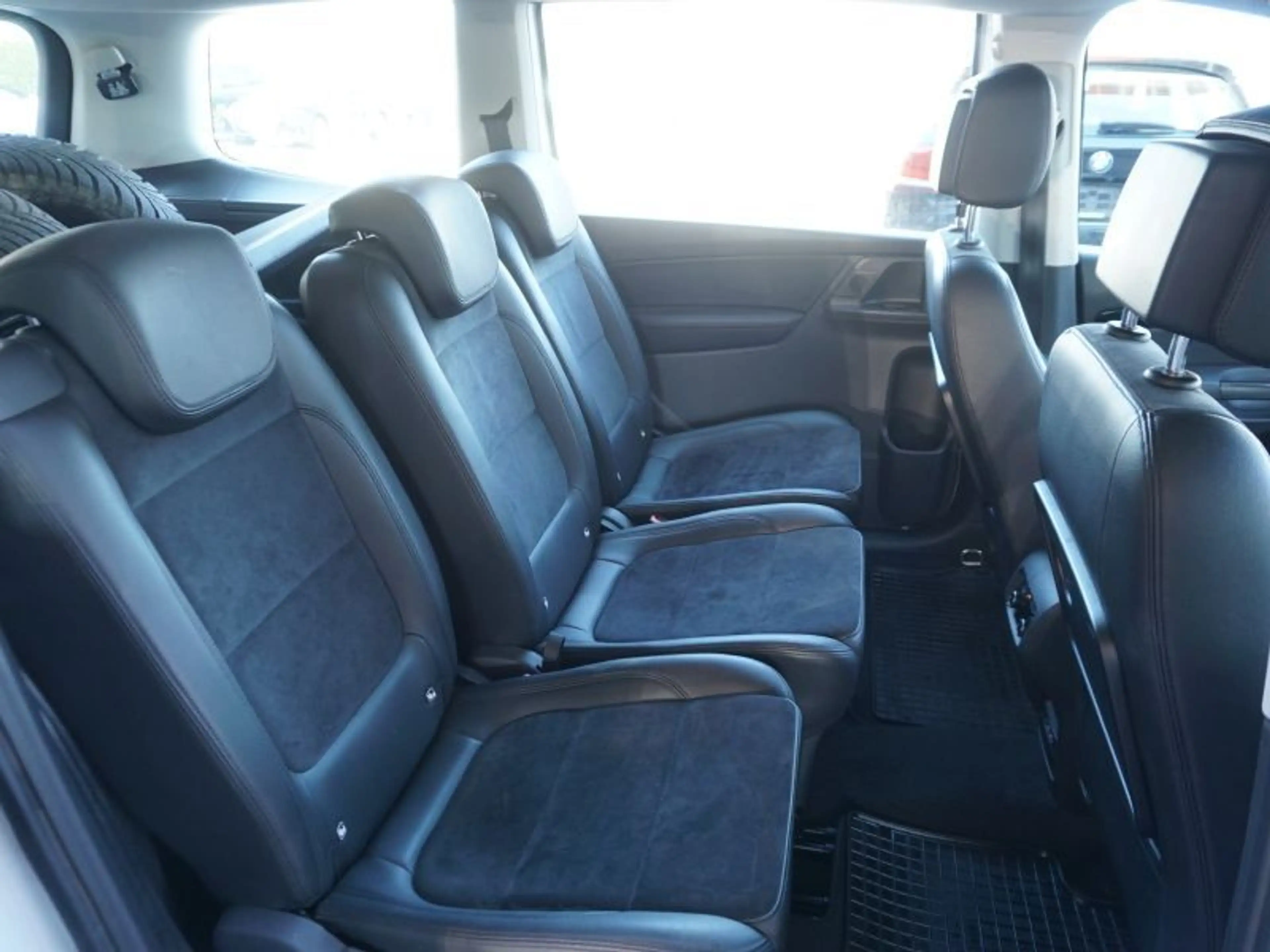 Volkswagen Sharan Business+ SCR 2,0 TDI 7 Sitze DSG *AHV+NAVI+XENON* — photo 13
