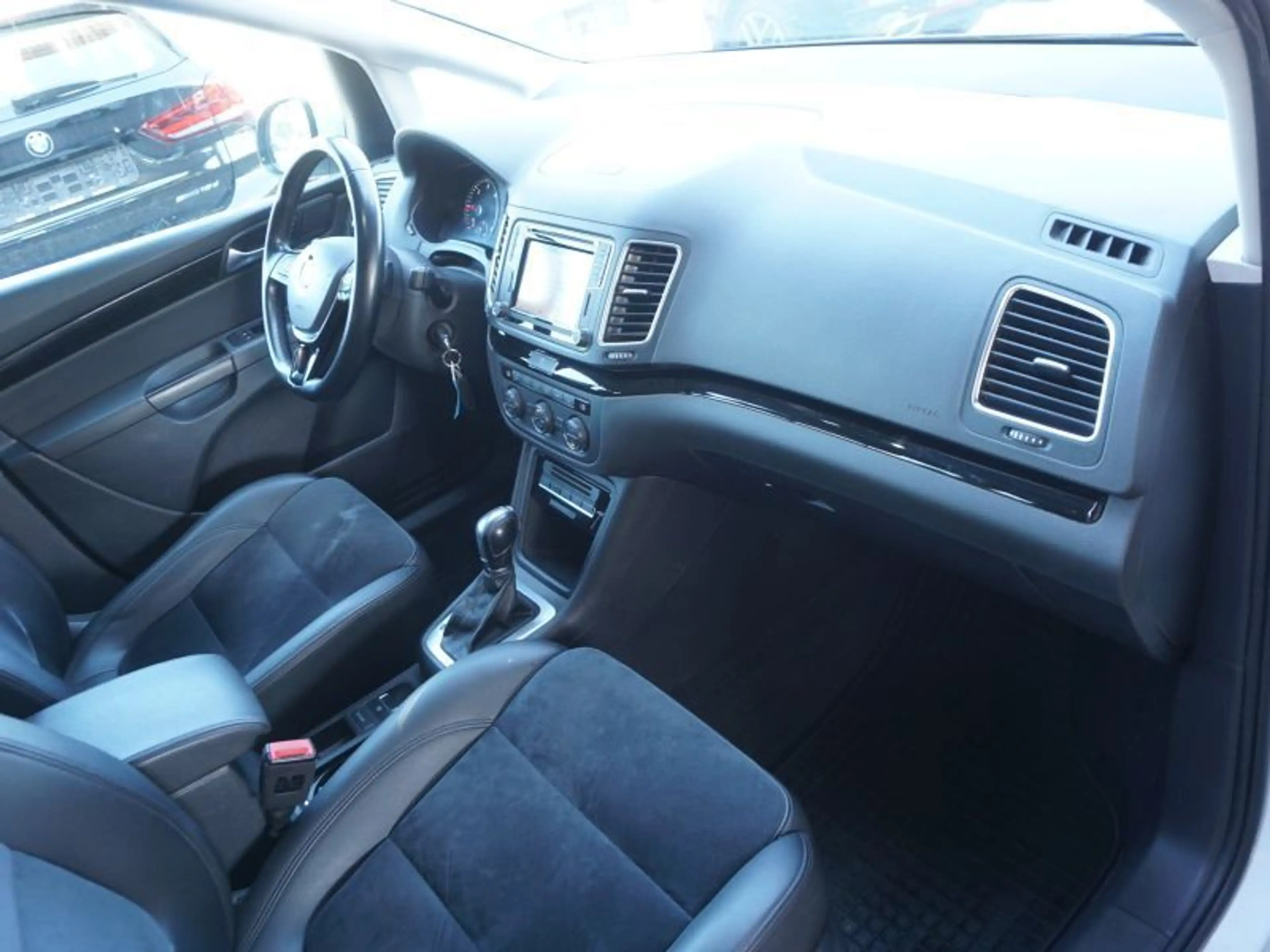 Volkswagen Sharan Business+ SCR 2,0 TDI 7 Sitze DSG *AHV+NAVI+XENON* — photo 11